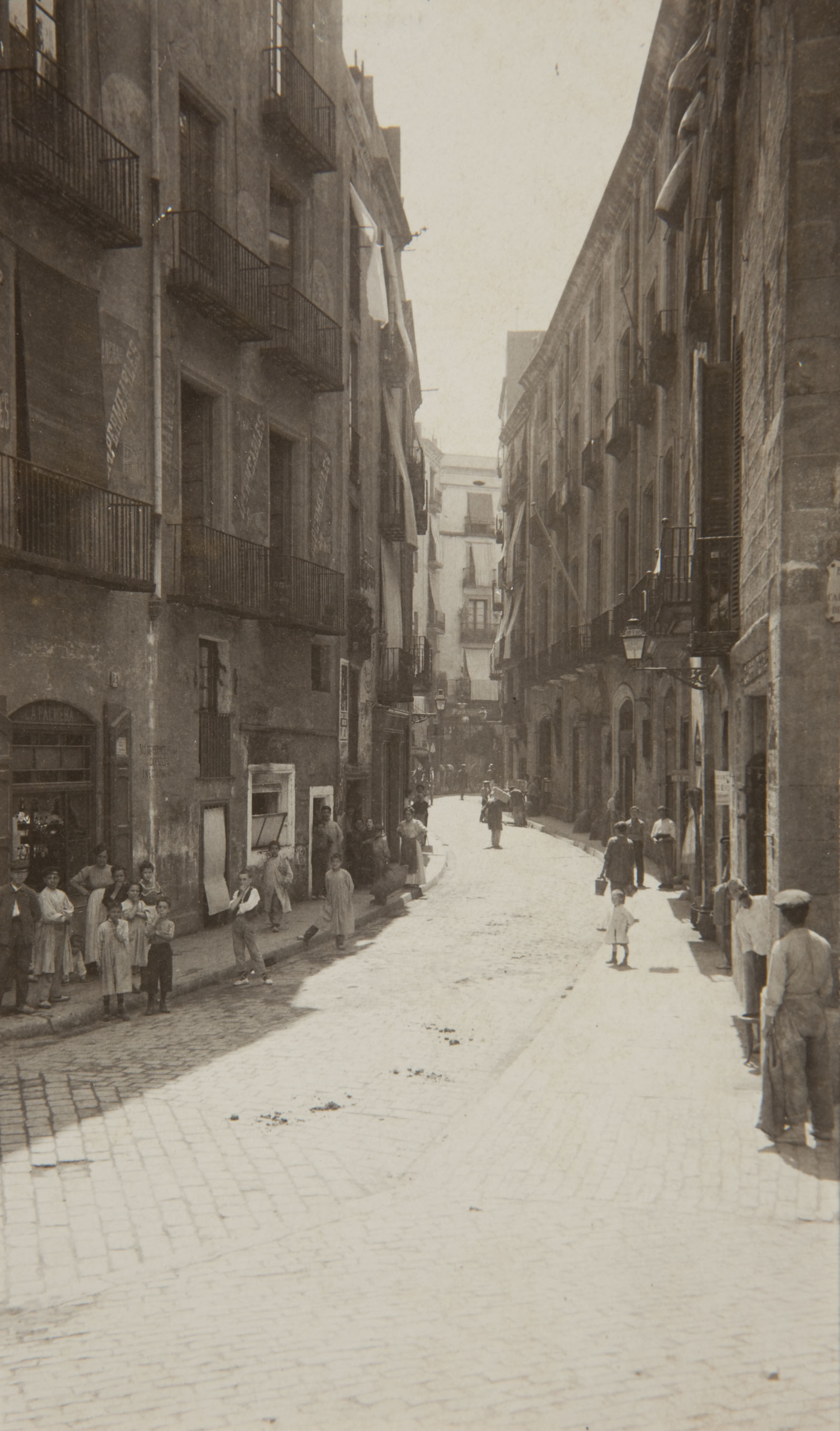 image for: Adolf Mas  - Carrer Comtal - Anterior a 1911