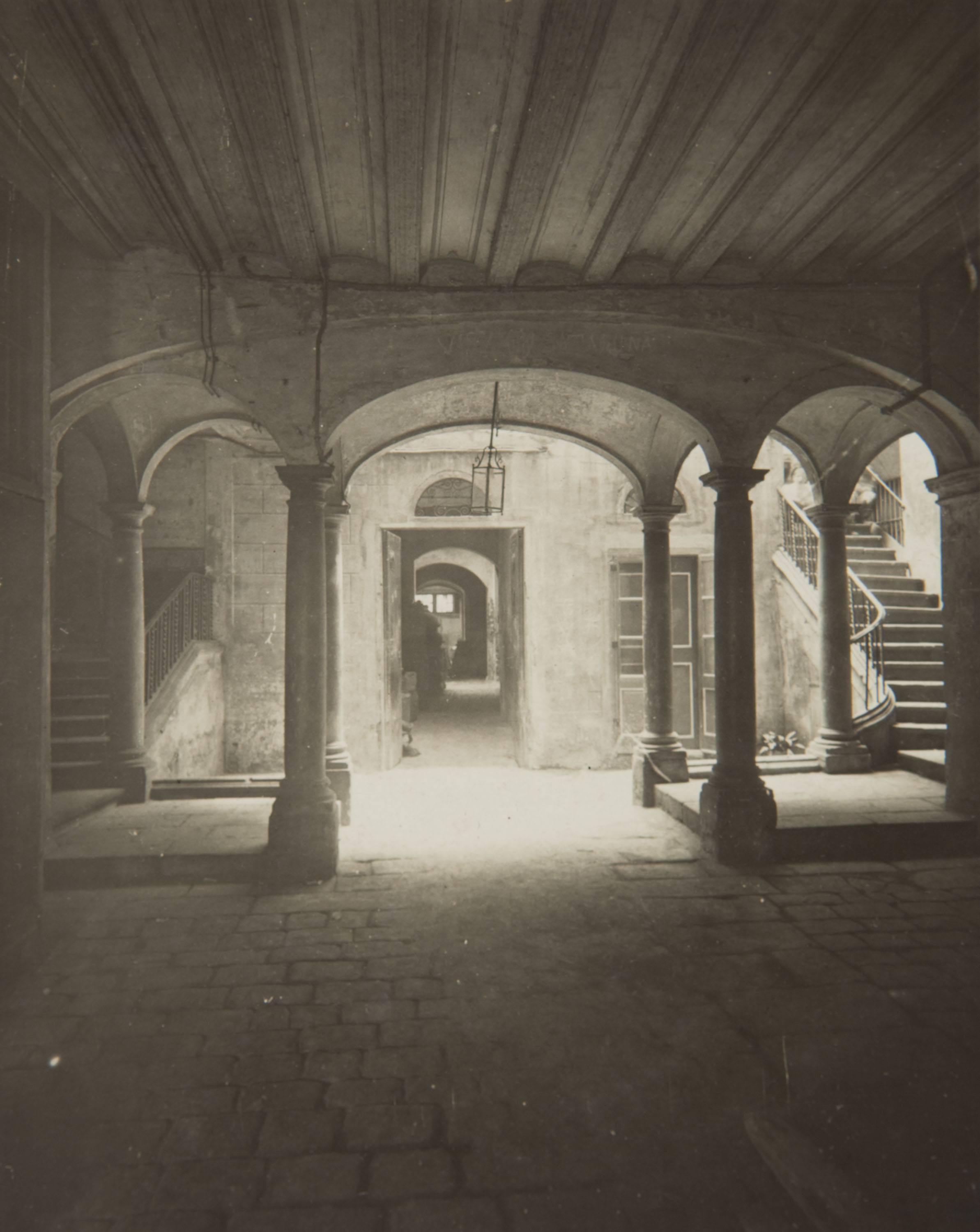 image for: Adolf Mas  - Sense títol [Pati interior] - Anterior a 1911