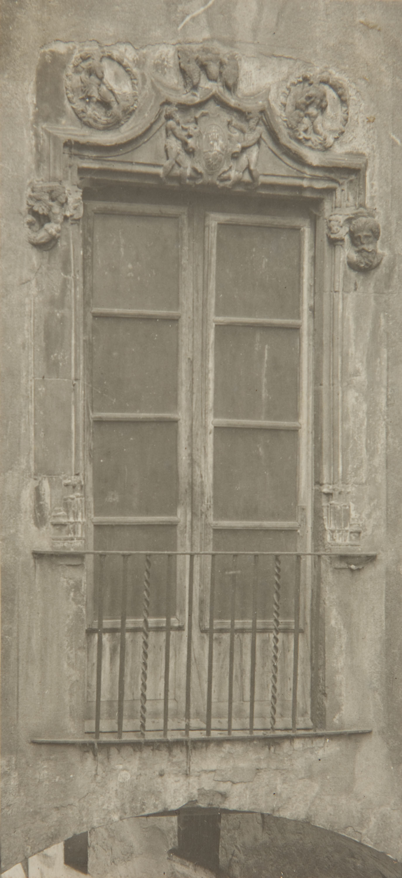 image for: Adolf Mas  - Sense títol [Balcó] - Anterior a 1911