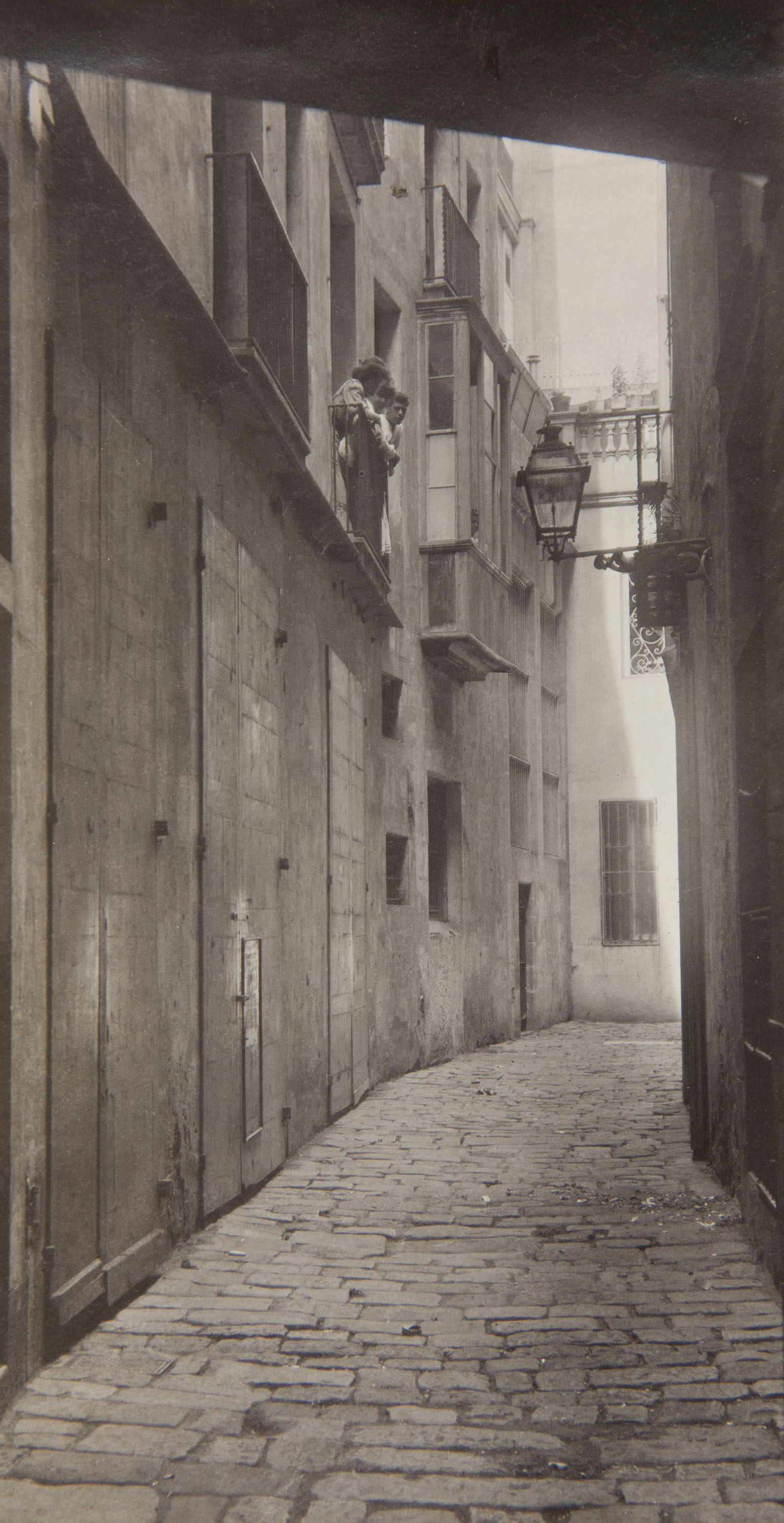 image for: Adolf Mas  - Carrer del Sant Crist de l'Argenteria des del carrer Argenteria - Anterior a 1911