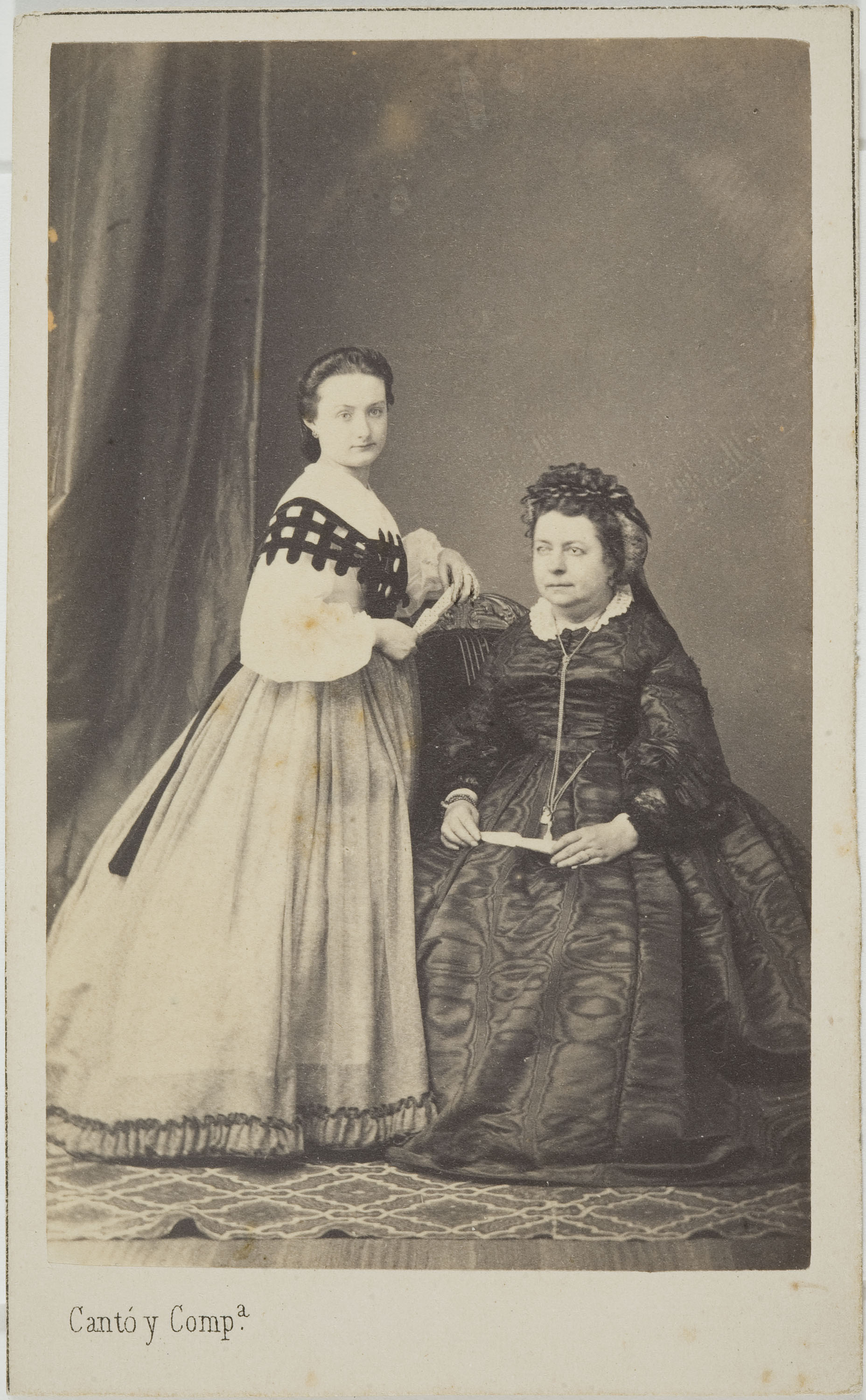 image for: Cantó y Cía. Barcelona - Retrat de dues dones - Cap a 1860