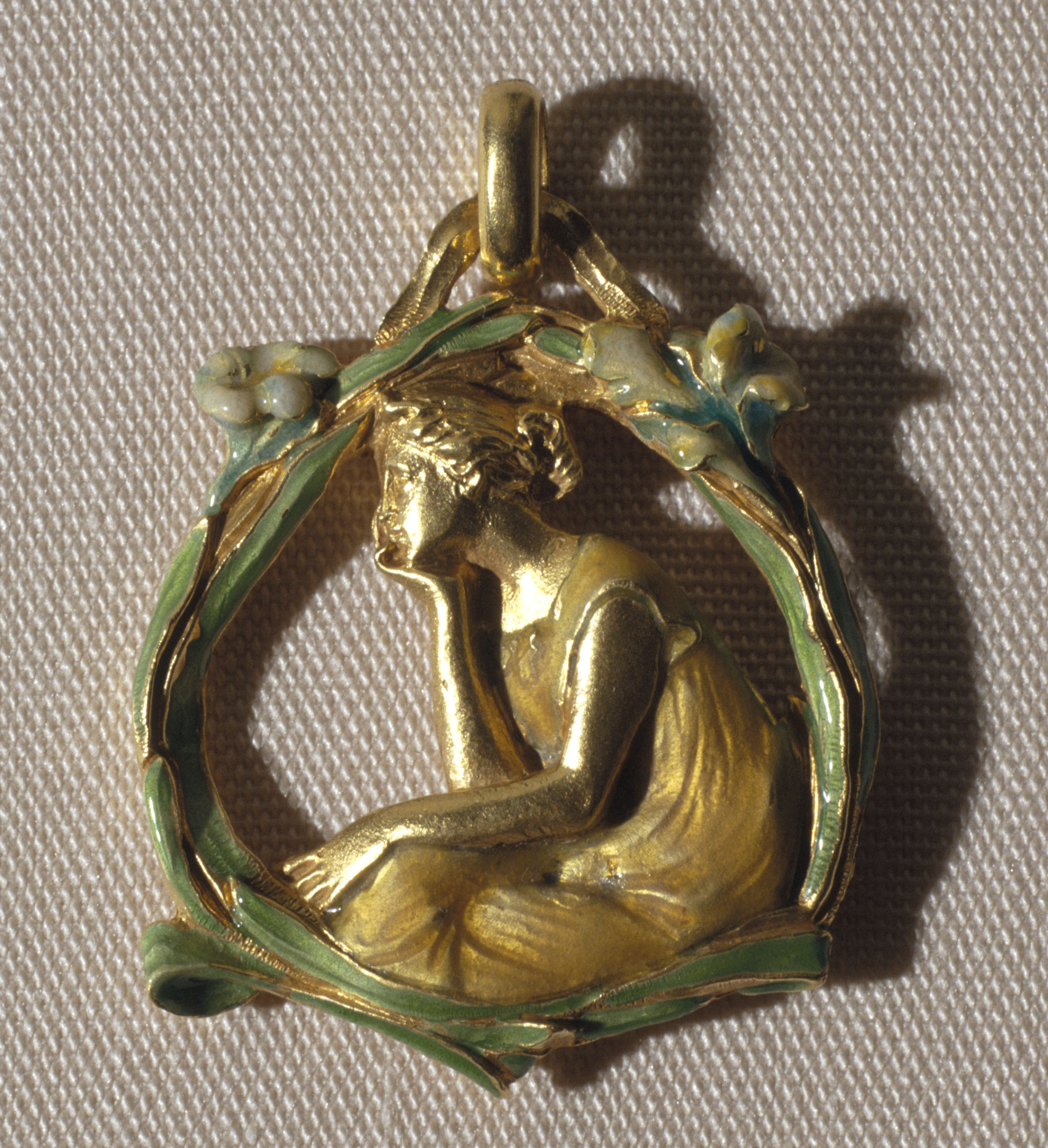 image for: Lluís Masriera - Penjoll amb figura de perfil - Cap a 1903