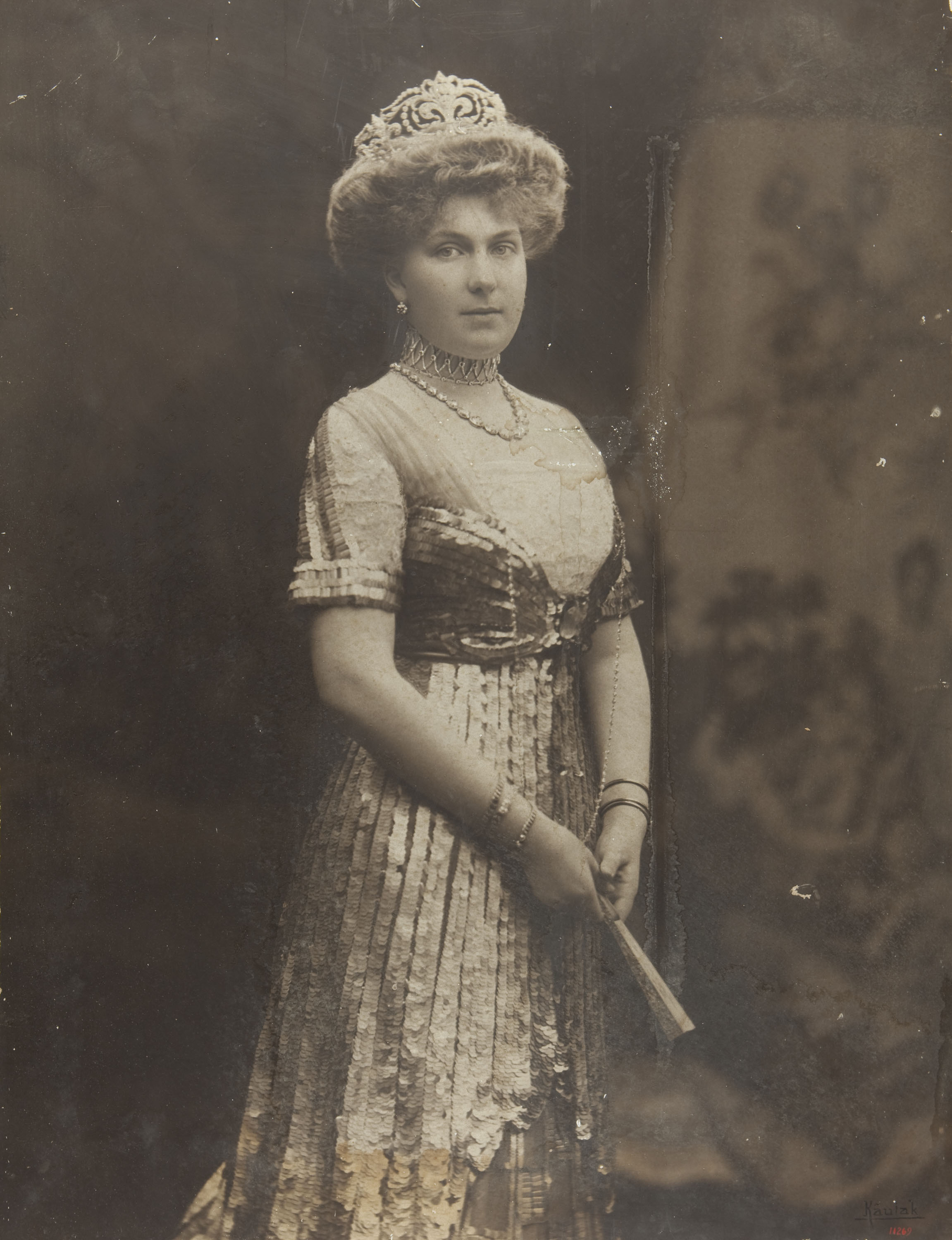 image for: KAULAK - Retrat de la reina Victòria Eugènia de Battenberg - Cap a 1910