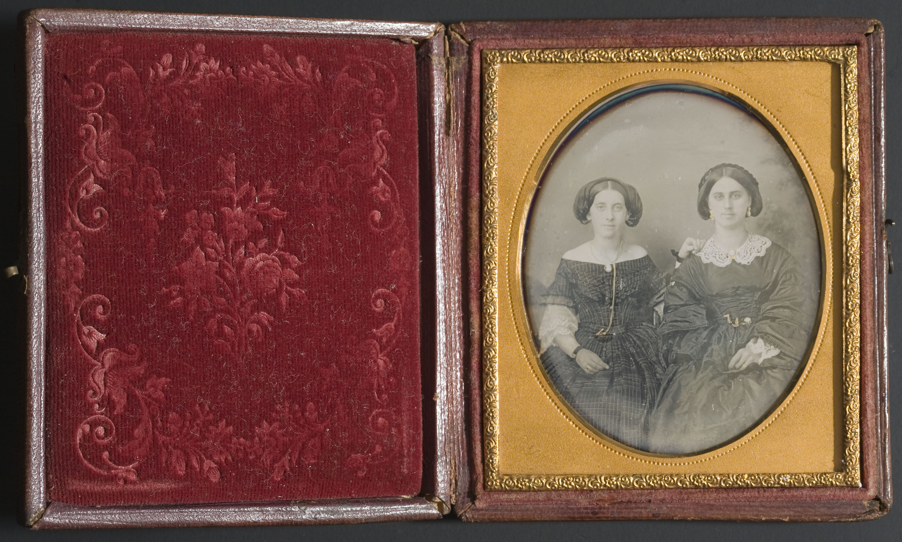 image for: Anònim - Retrat de dues dones - Entre 1839-1860