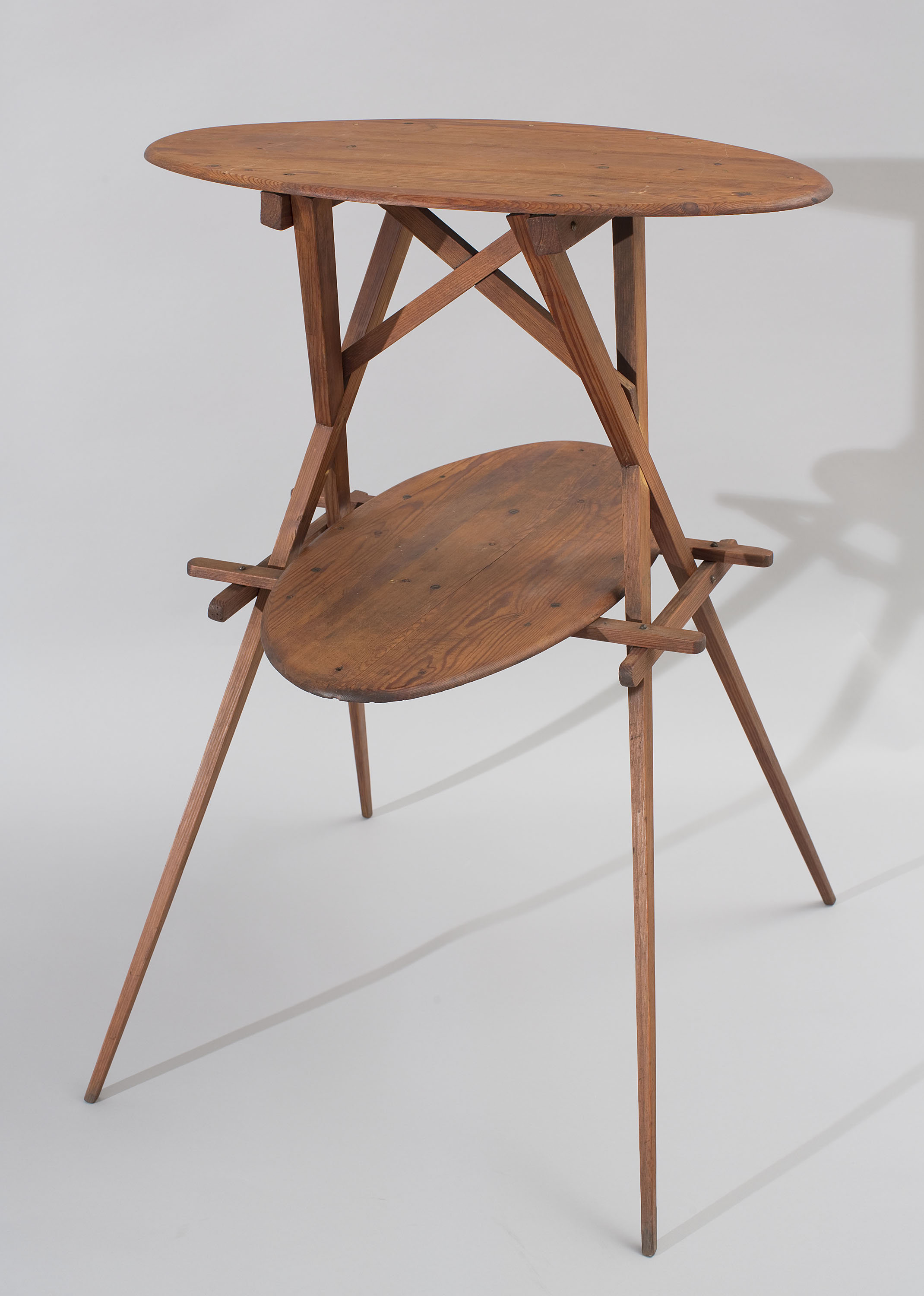 image for: Josep Maria Jujol - Tauleta de centre ovalada doble - 1920-1927