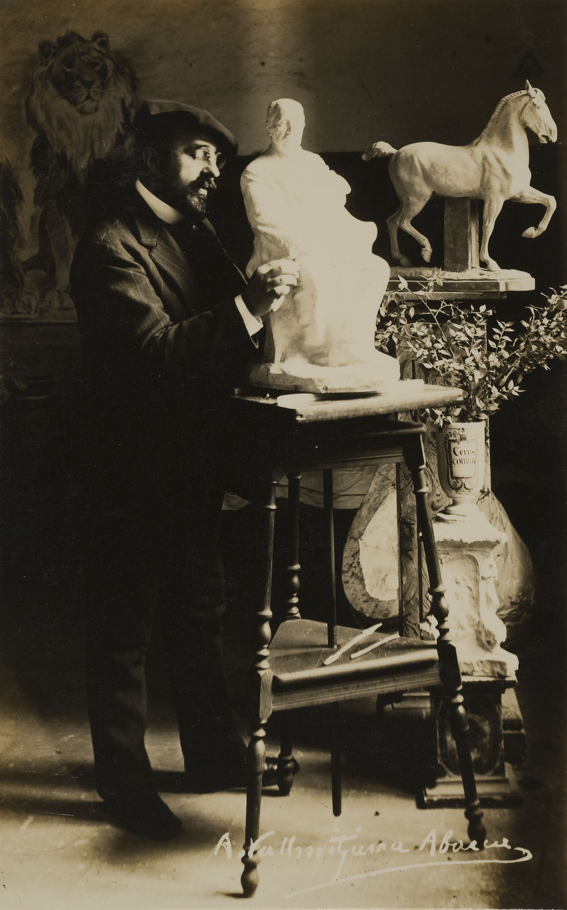 image for: Francesc Serra Dimas - Retrat de l'escultor Agapit Vallmitjana Abarca al seu taller - 1903