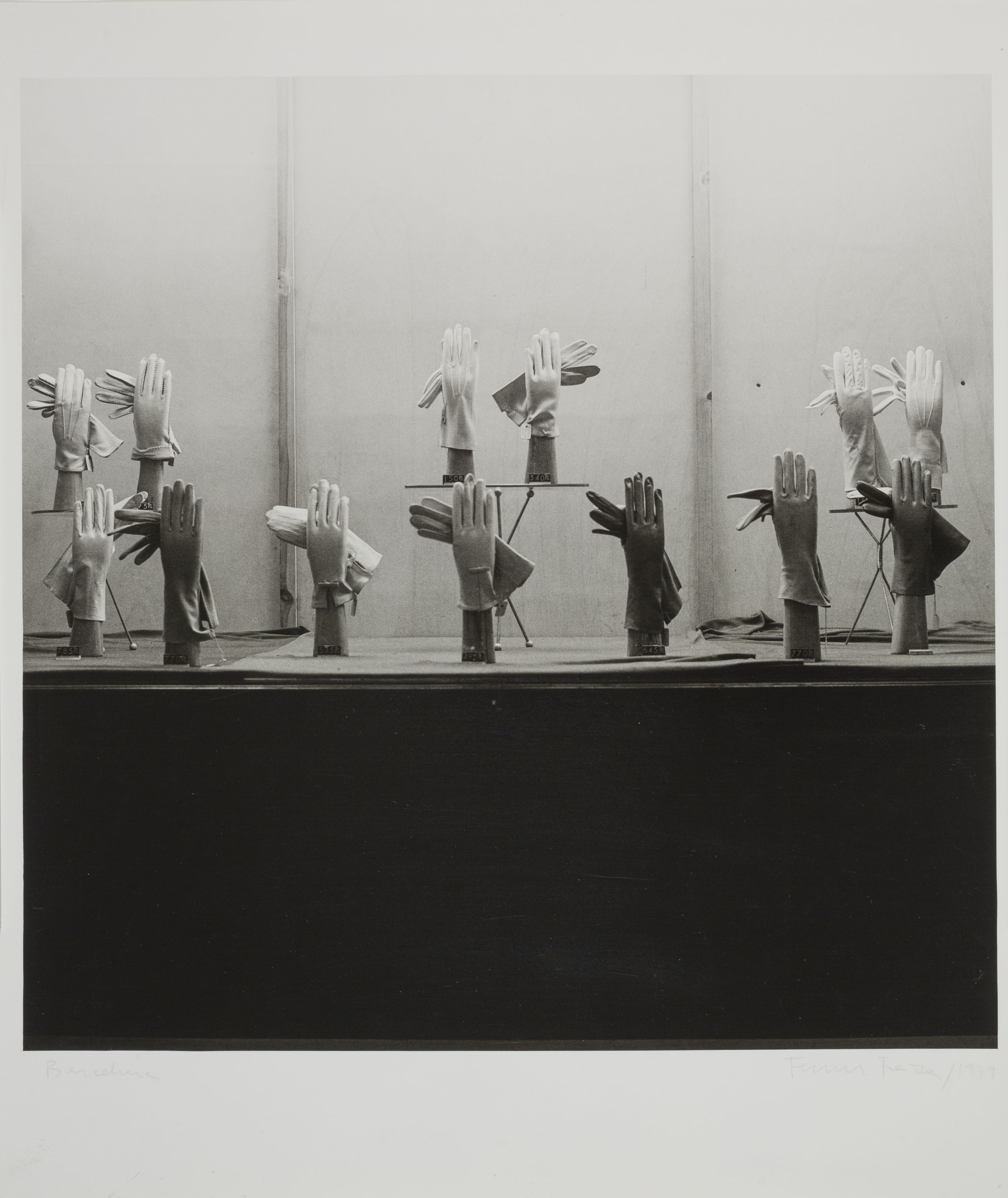 image for: Ferran Freixa - Botiga de guants - 1979 (tiratge 1981)