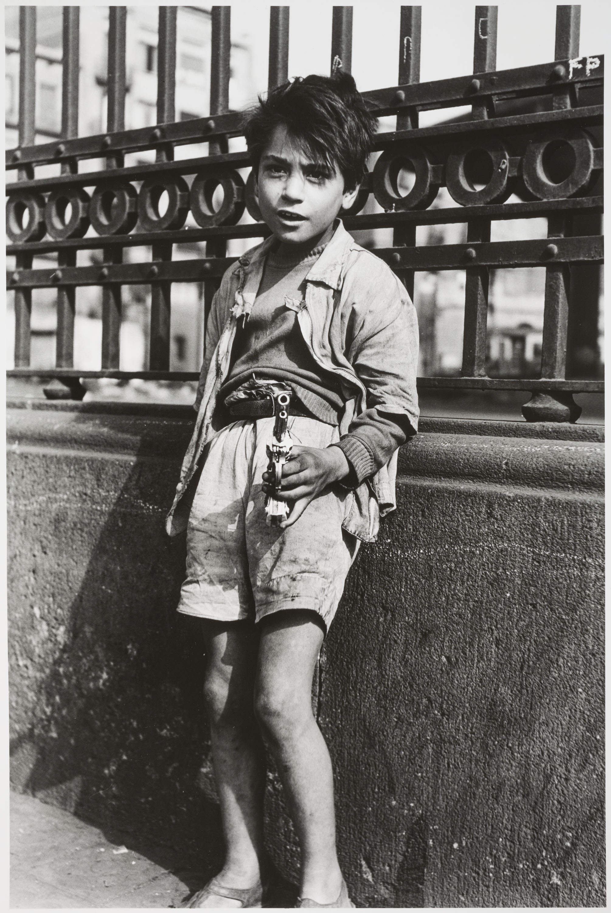 image for: Francisco Ontañón - Niño con pistola (Nen amb pistola) - 1959