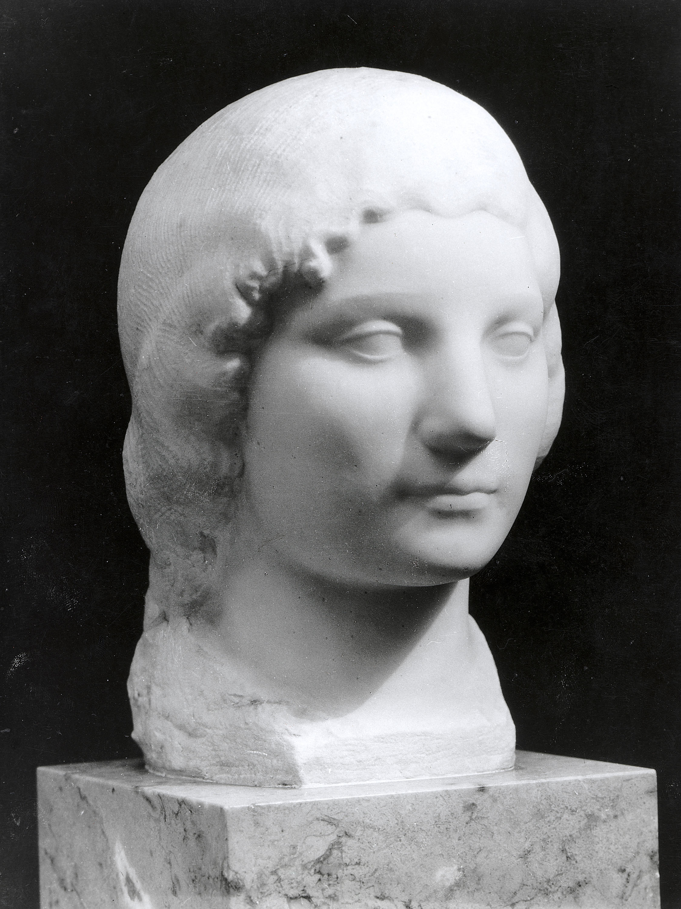 image for: Enric Casanovas - Testa de donzella - 1920