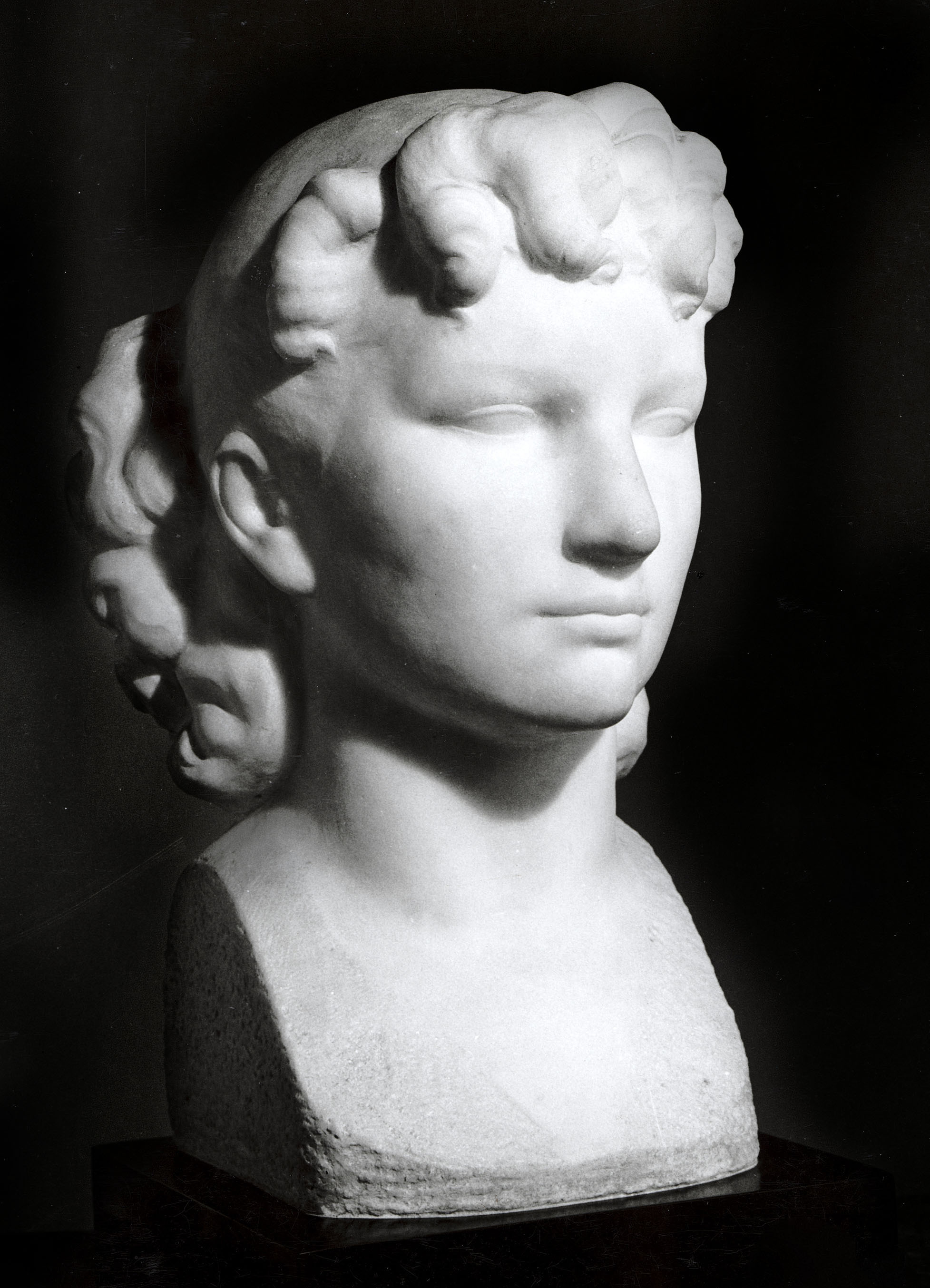 image for: Enric Casanovas - Cap femení - 1930