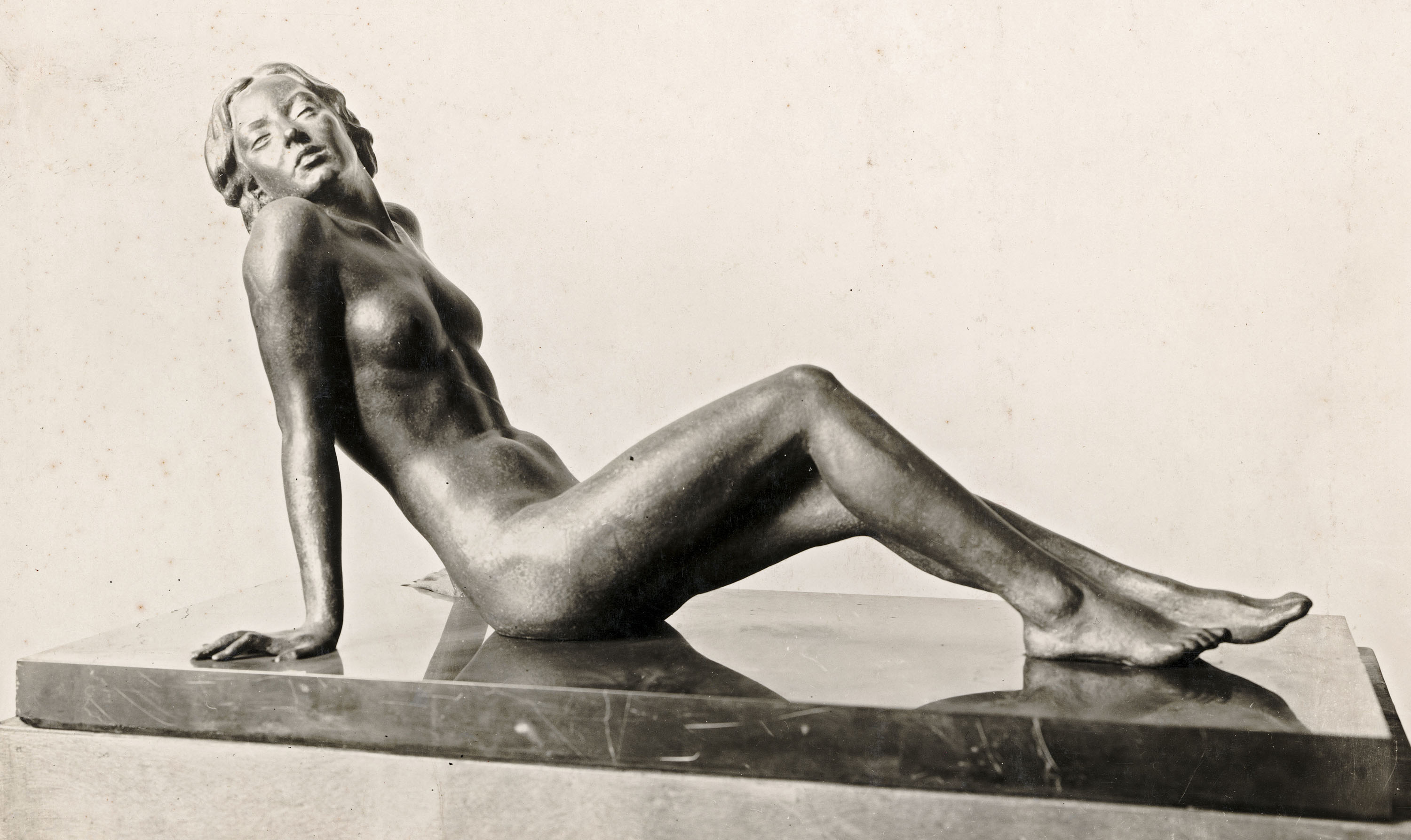 image for: Pedro Torre-Isunza - Bany de sol - Cap a 1942