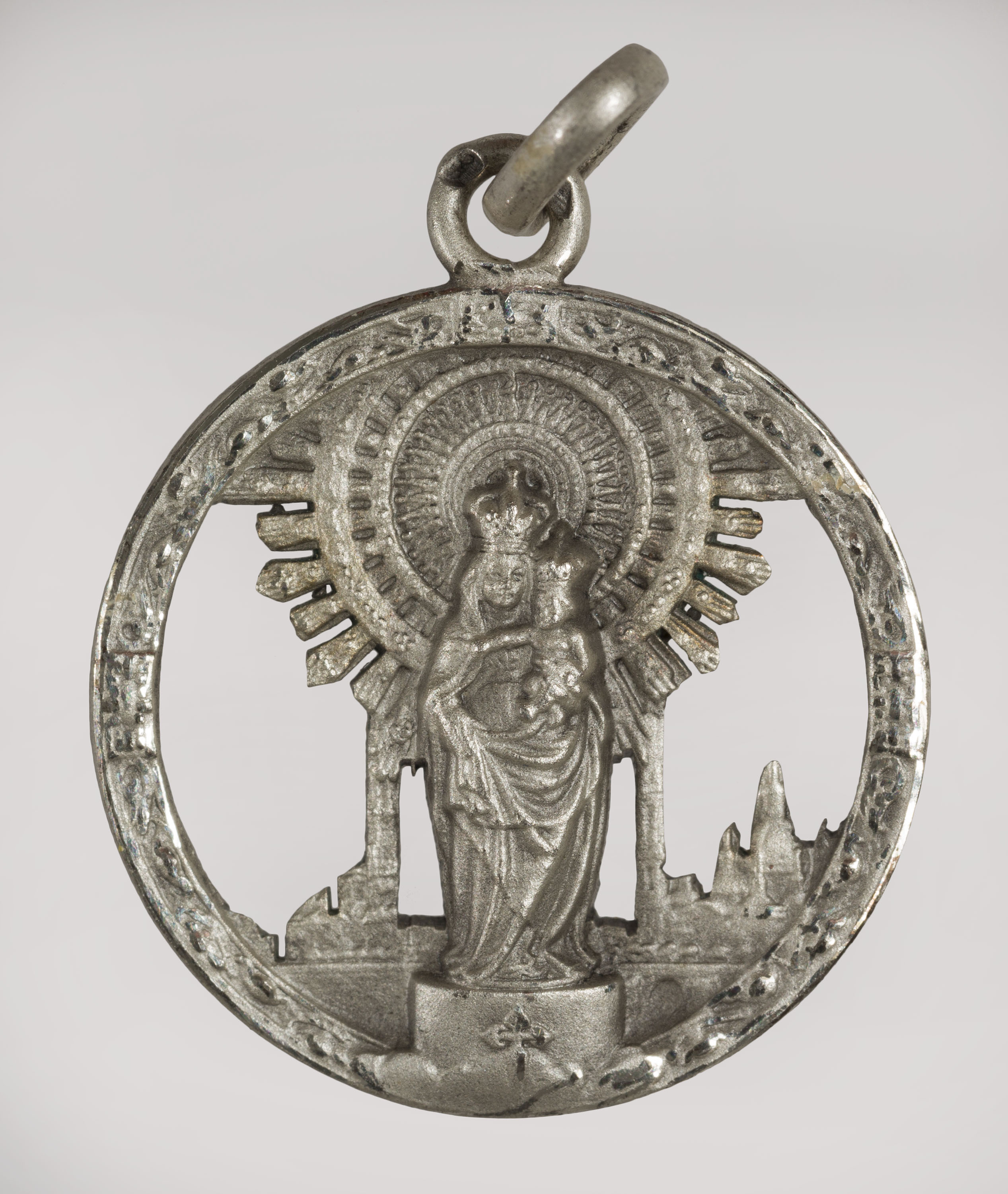 image for: Anònim - Verge del Pilar, medalla calada - Cap a 1900-1973