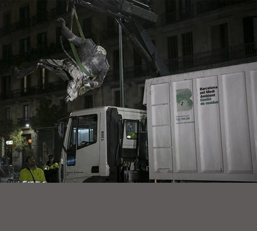 Retirada estàtua de Franco Retirada estàtua de Franco