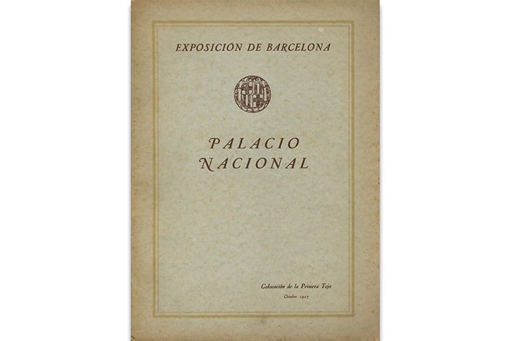 Exposición de Barcelona: Palacio Nacional, colocación de la primera teja