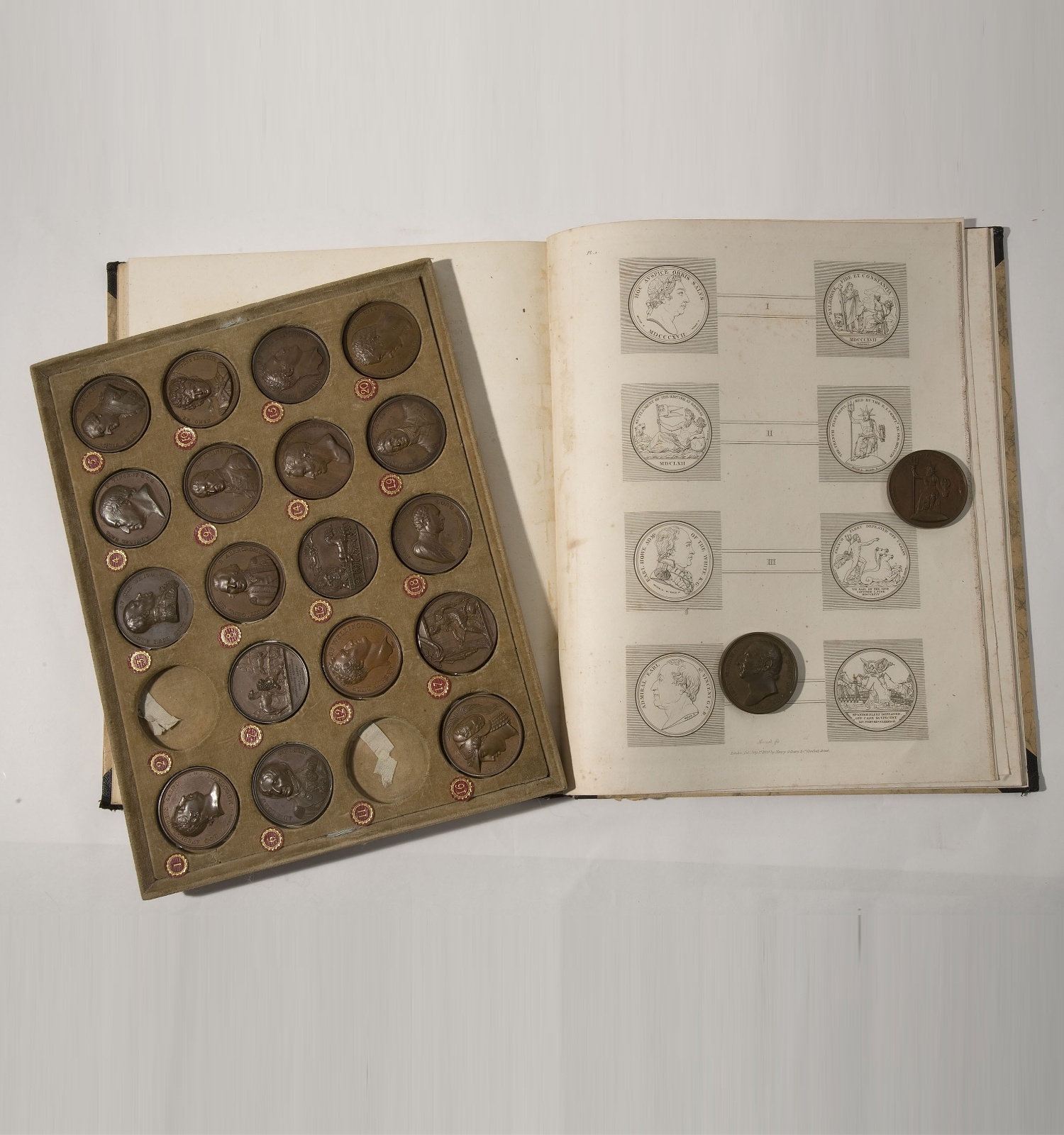 Monetary with medals of the &#039;Nationals Medal&#039; series, edited by James Mudie with the catalog