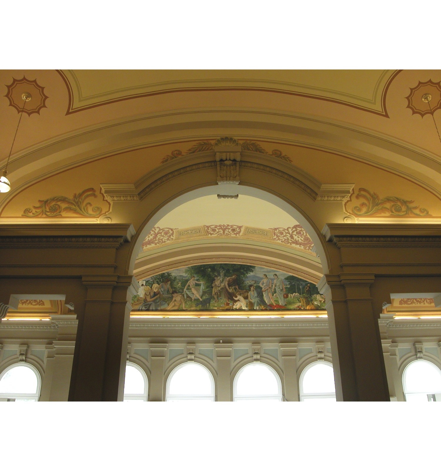 Vista parcial de les pintures murals de l’artista Joan Colom