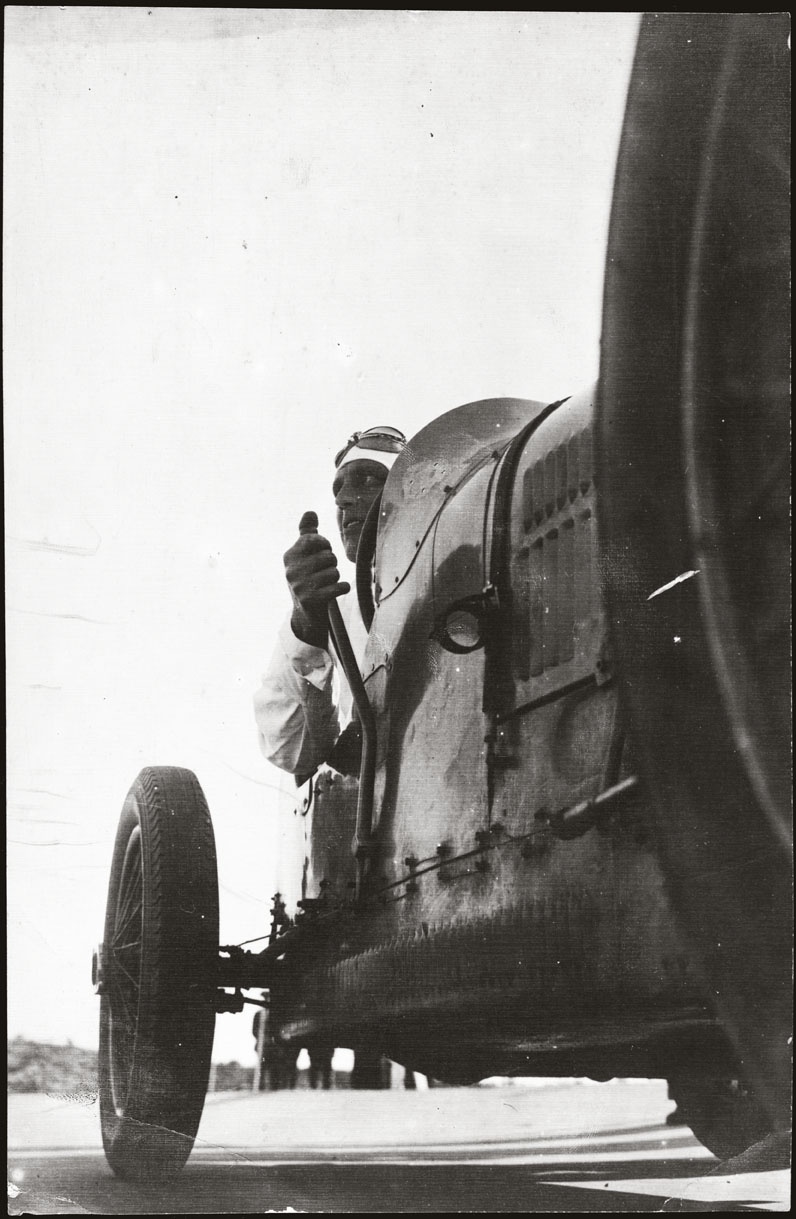 Gabriel Casas, Morawitz a l&#039;interior d&#039;un automòbil Bugatti, 2n Premi Sitges d&#039;automobilisme, 1931, Arxiu Nacional de Catalunya