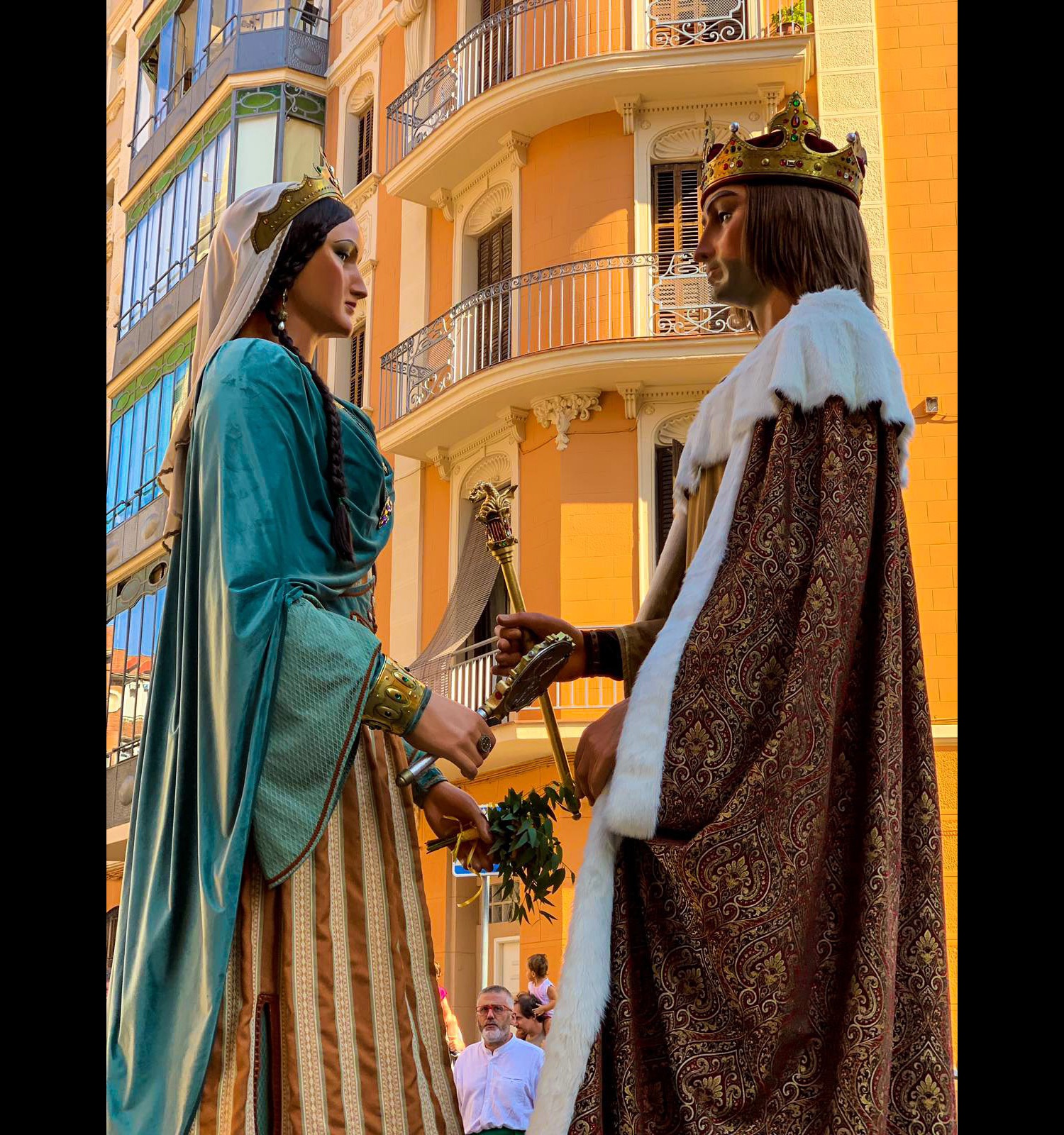 En Jaume I i na Violant, els Gegants de la Ciutat de Barcelona. Foto: @gegantsciutat En Jaume I i na Violant, els Gegants de la Ciutat de Barcelona. Foto: @gegantsciutat