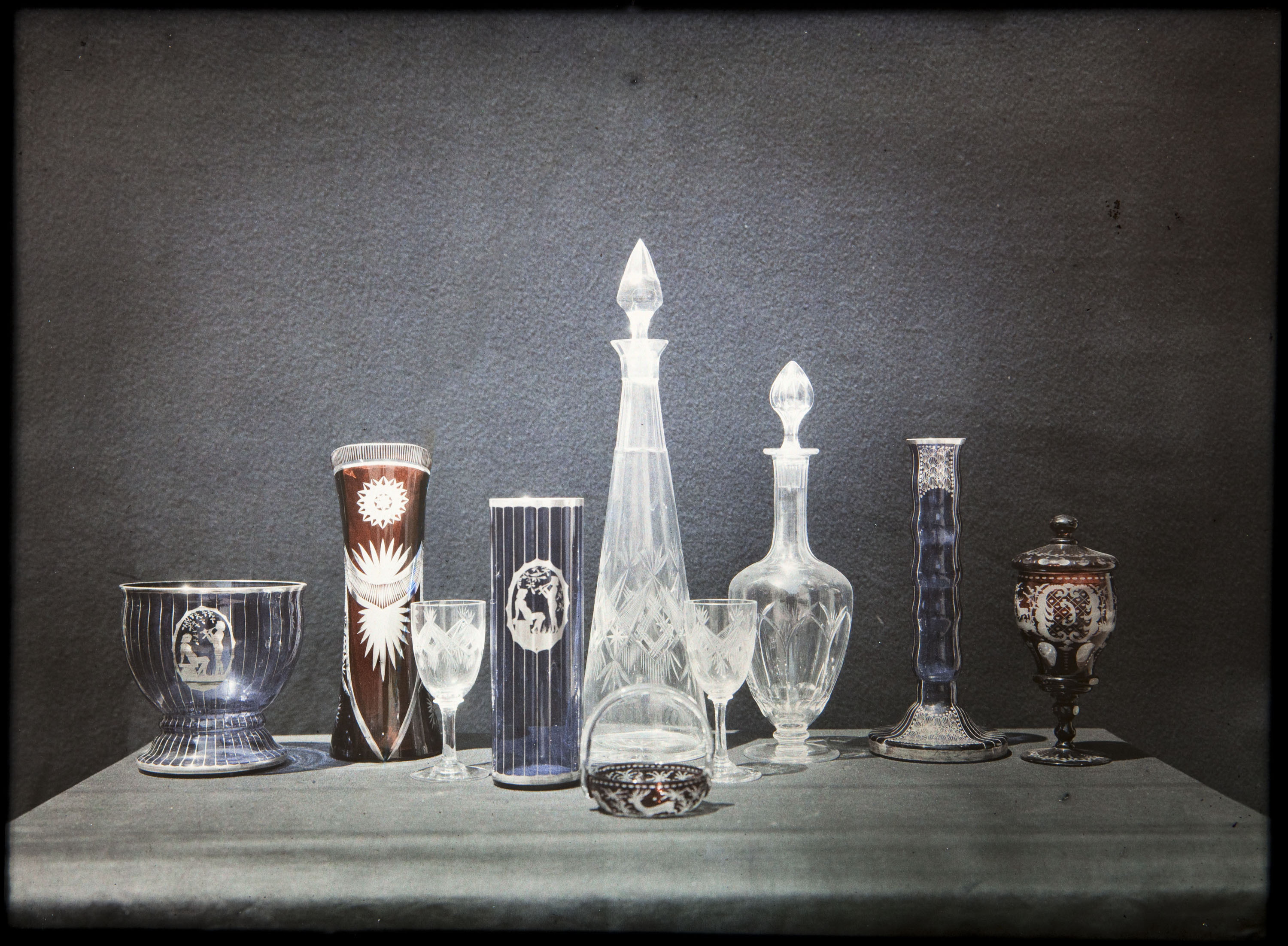 image for: Francesc Carrera Bou - Natura morta amb objectes de vidre - Cap a 1922-1926