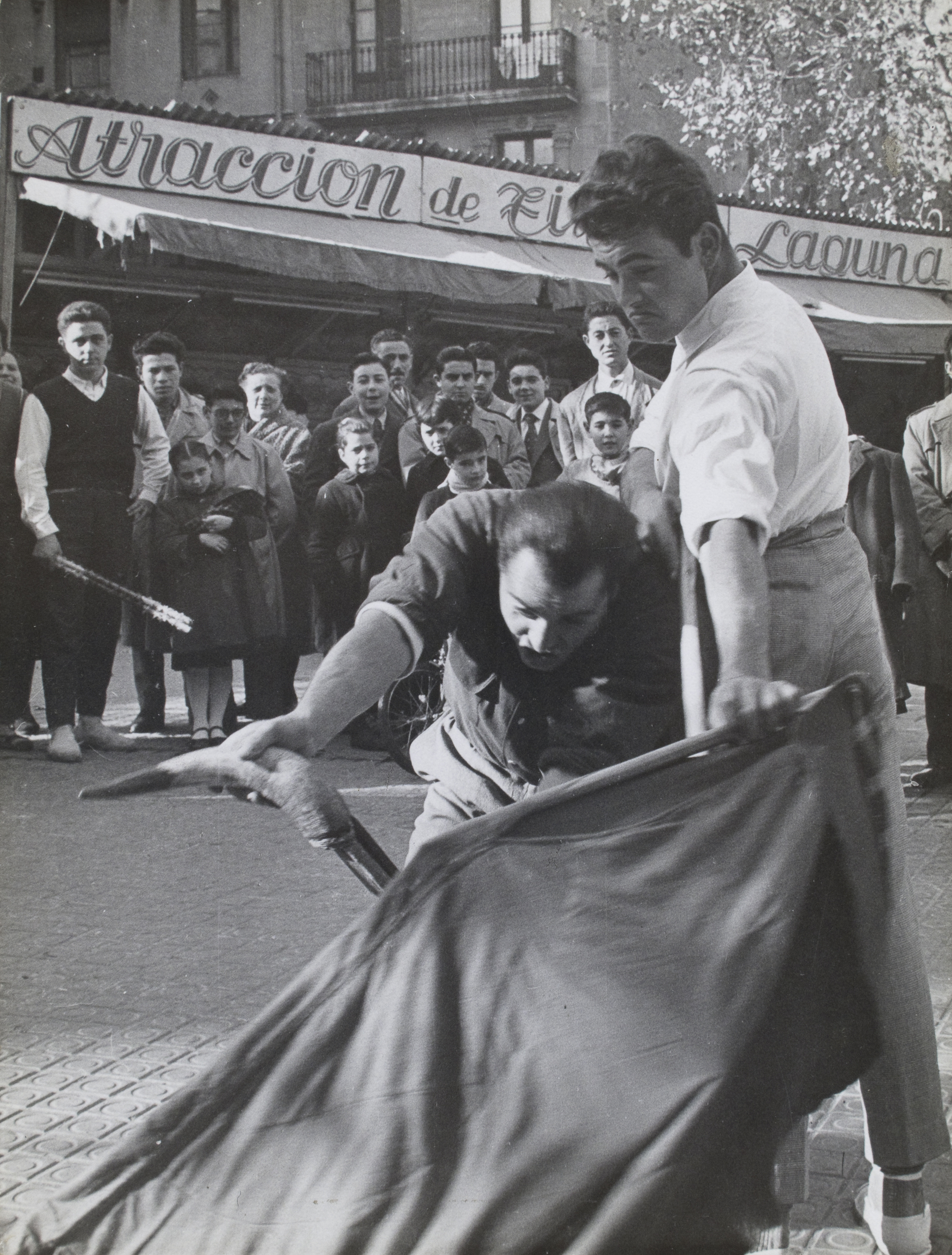 image for: Oriol Maspons - Fotografia per al llibre «Toreo de salón. Farsa con acompañamiento de clamor y murga», de Camilo José Cela - Cap a 1958-1962