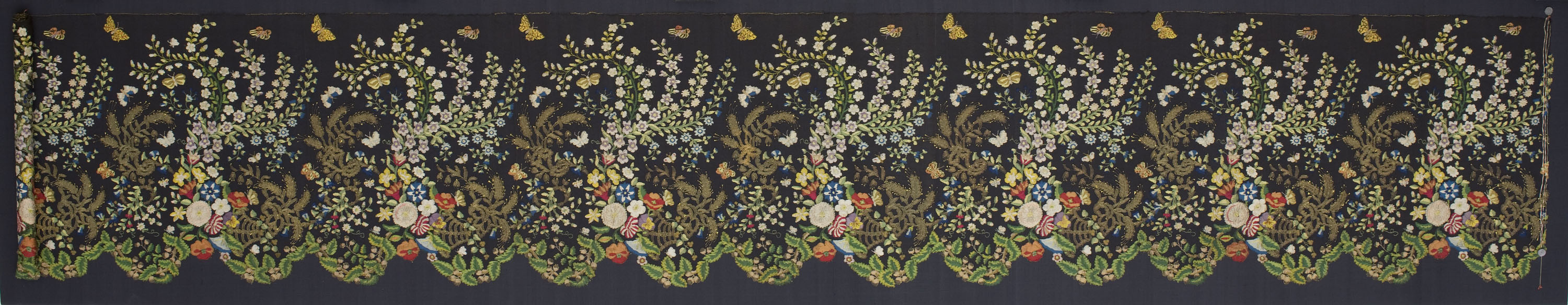 image for: Anònim - Volant de cobrellit de blonda policroma - Cap a 1830-1860