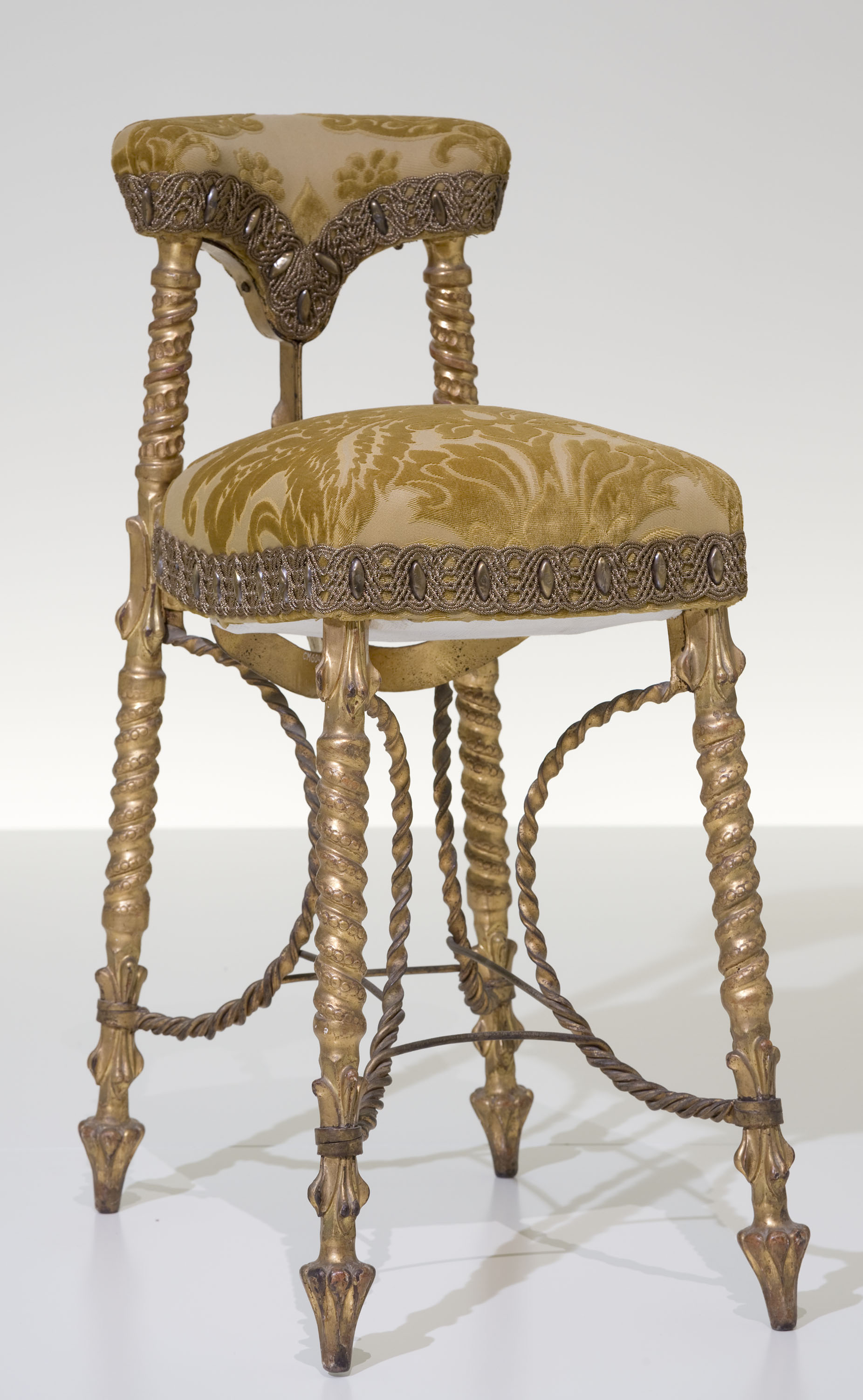 image for: Antoni Gaudí - Voyeuse del saló del pis principal de la Casa Calvet - Cap a 1900 [1]
