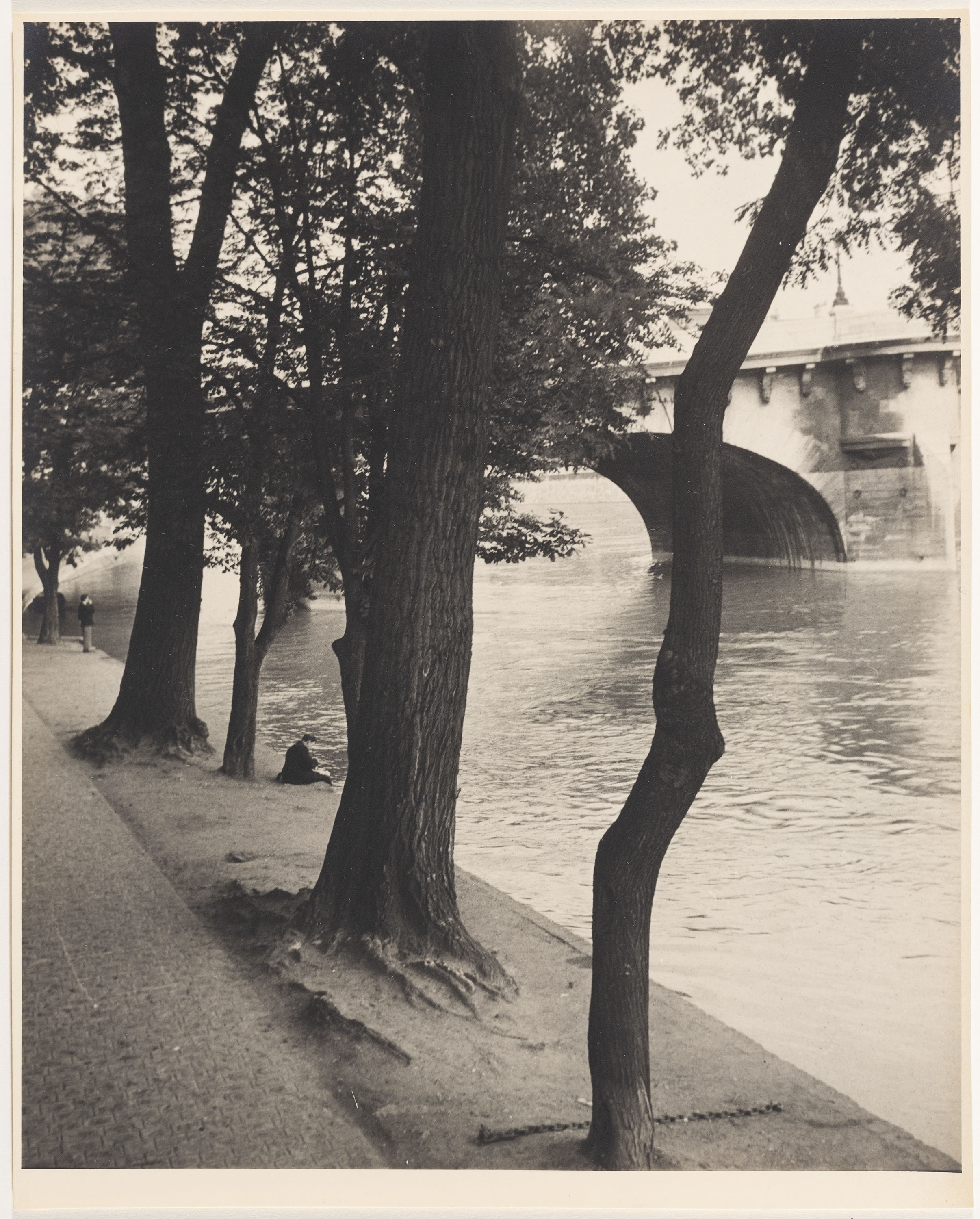 image for: Otho Lloyd - El Sena (París) - Cap a 1945