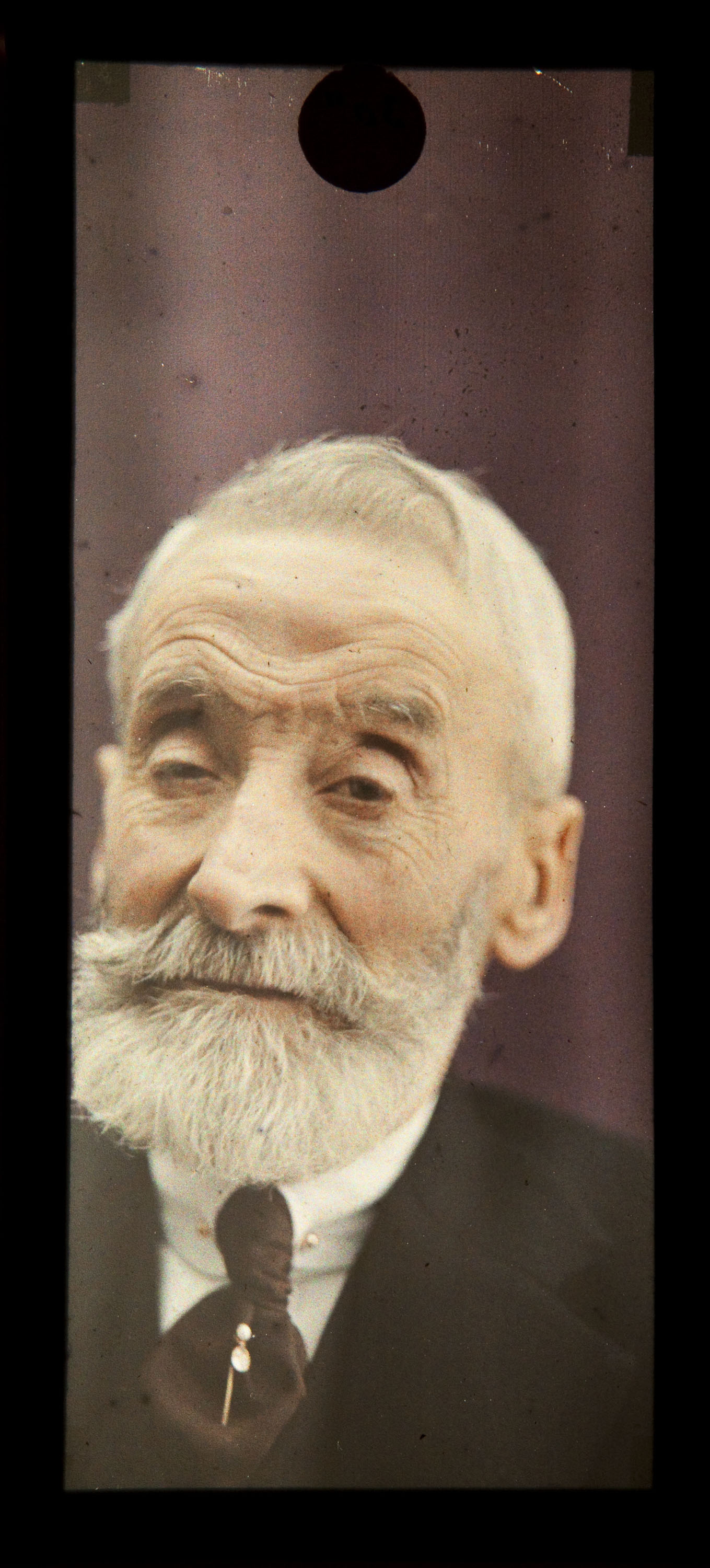 image for: Francesc Carrera Bou - Autoretrat - Cap a 1924