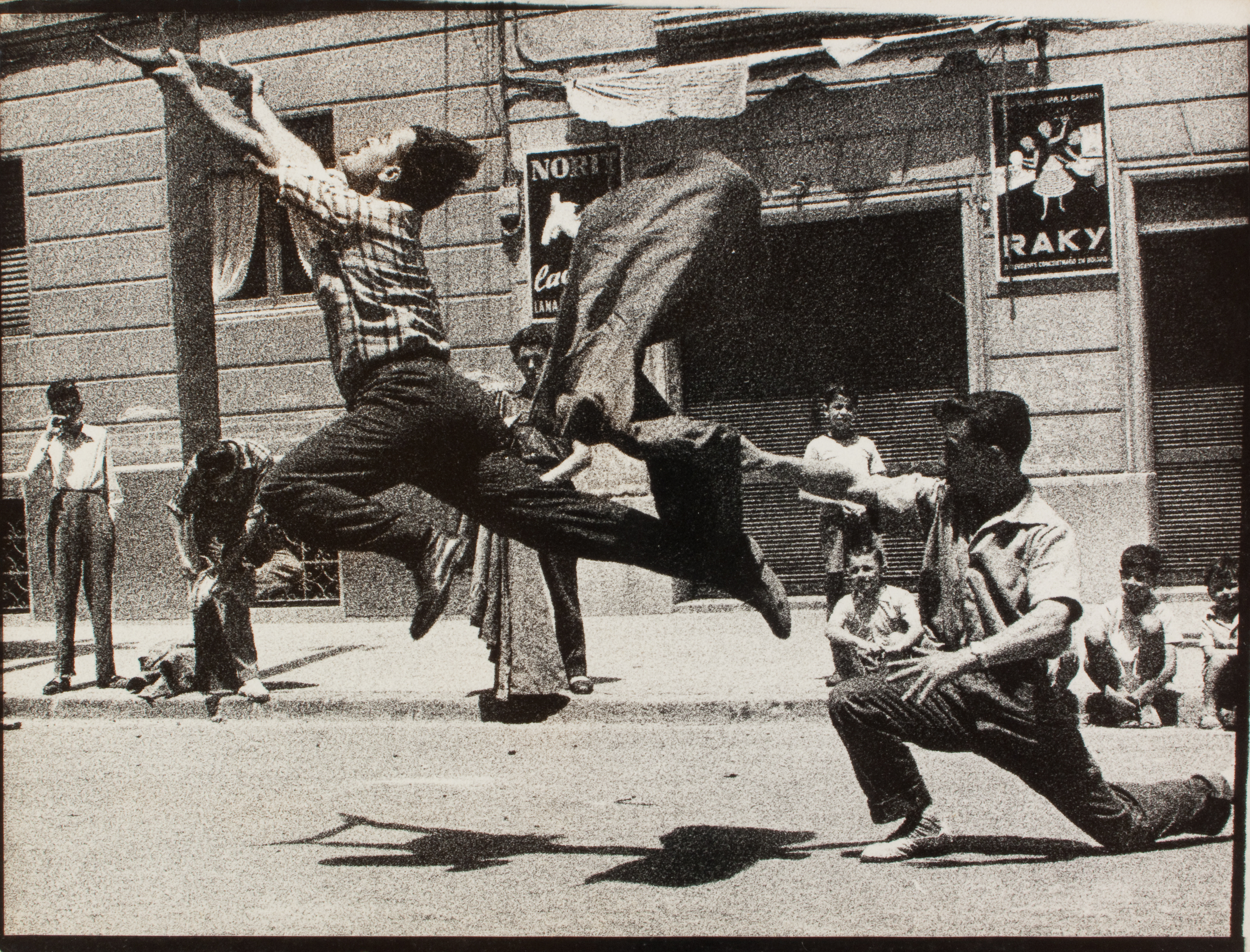 image for: Oriol Maspons - Fotografia per al llibre «Toreo de salón. Farsa con acompañamiento de clamor y murga», de Camilo José Cela - Cap a 1958-1962 (tiratge posterior)