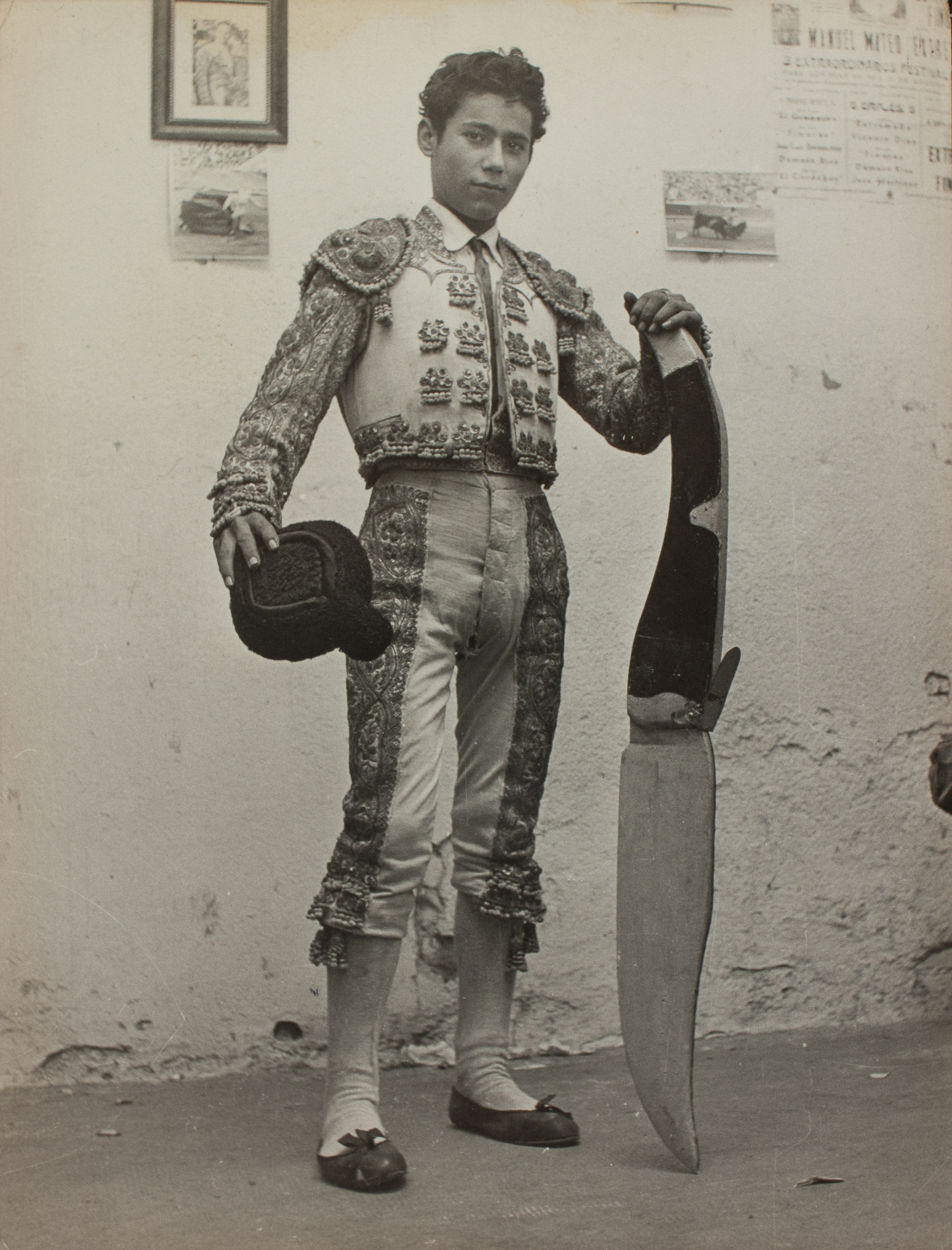 image for: Oriol Maspons - El Navajita. Fotografia per al llibre «Toreo de salón. Farsa con acompañamiento de clamor y murga», de Camilo José Cela. - 1958