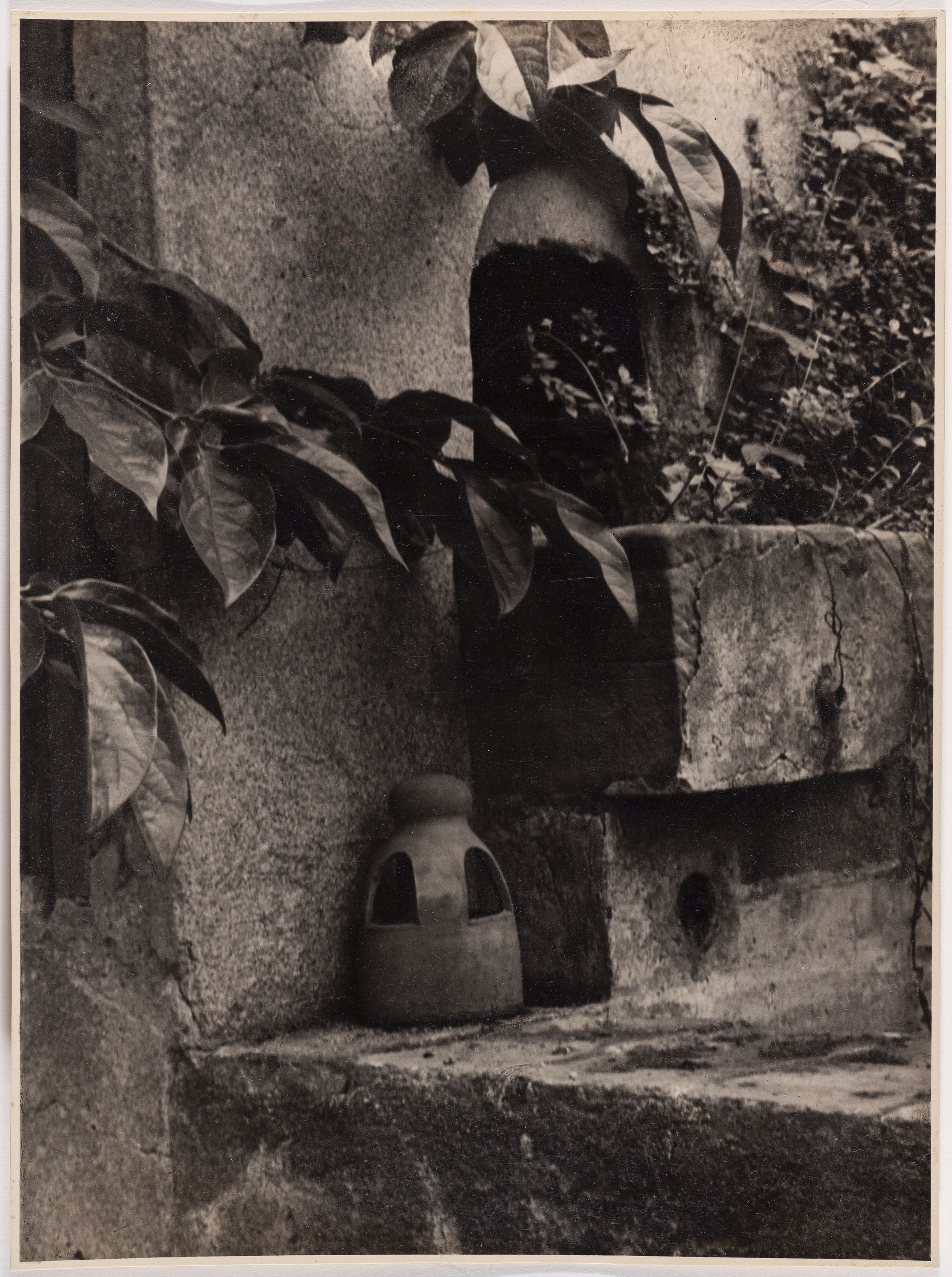 image for: Otho Lloyd - The Old Wall - Cap a 1944-1950