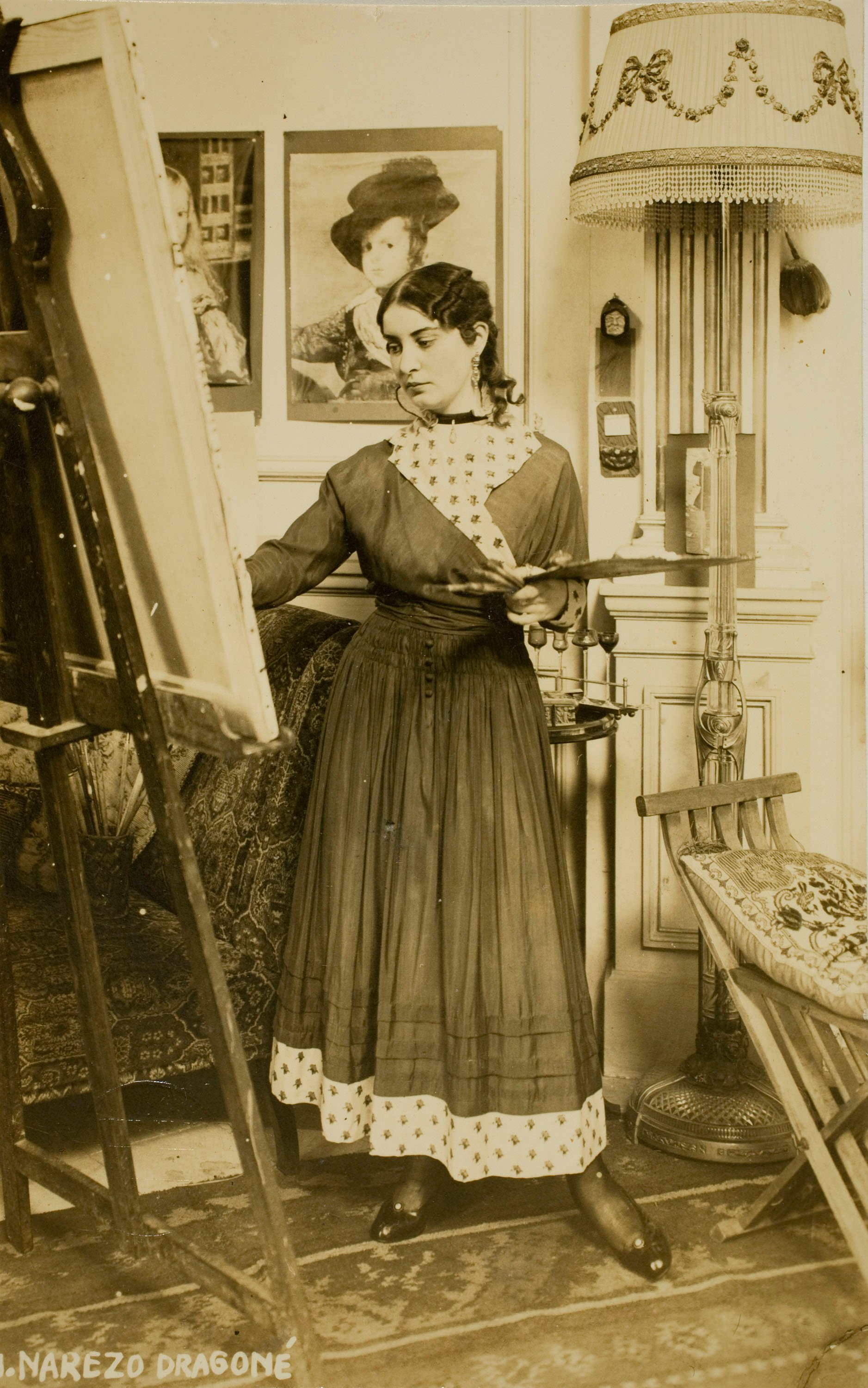 image for: Francesc Serra Dimas - Retrat d&#039;Irene Narezo al seu taller - 1904