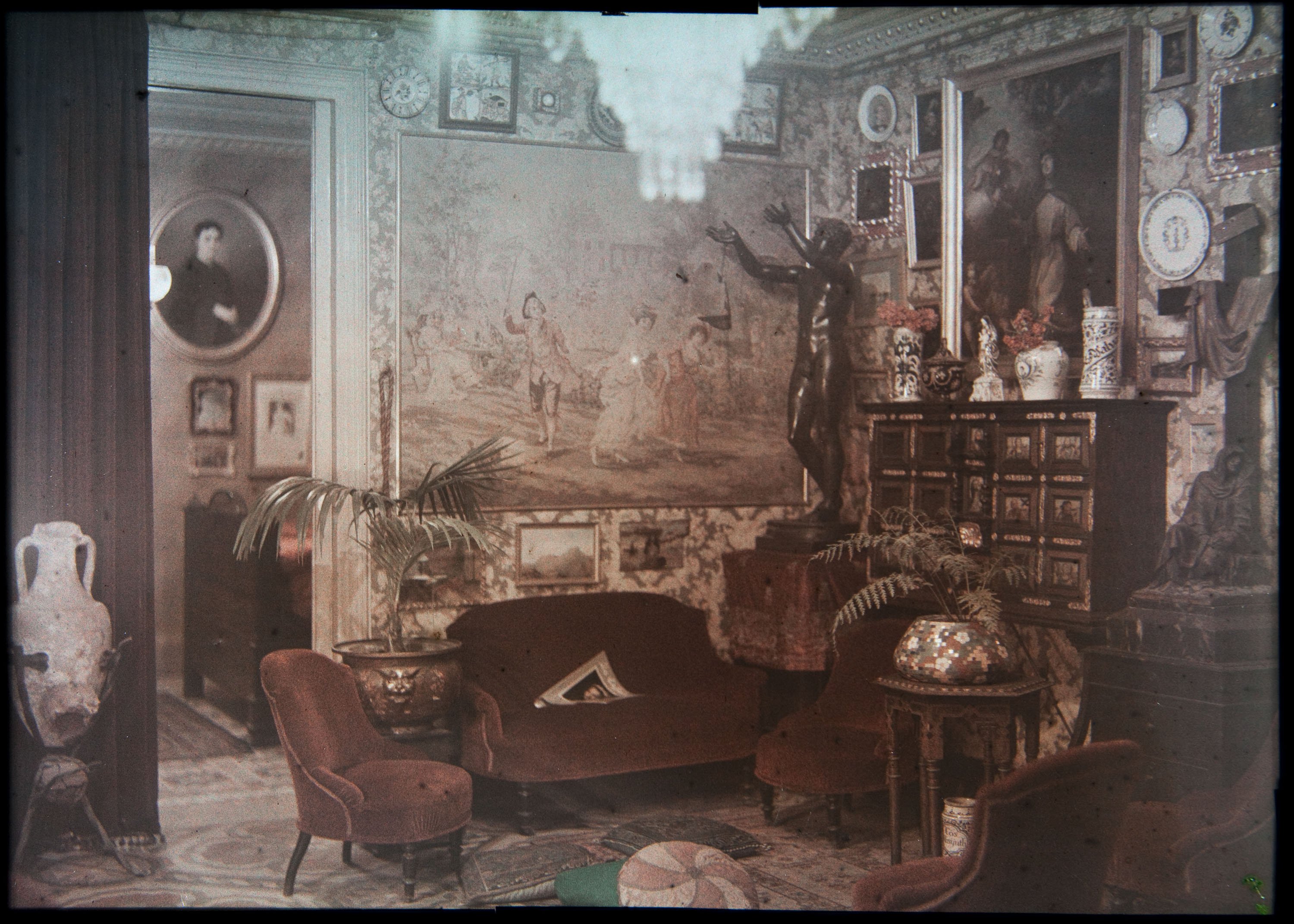 image for: Francesc Carrera Bou - Interior de la casa de l&#039;artista - Cap a 1922-1926