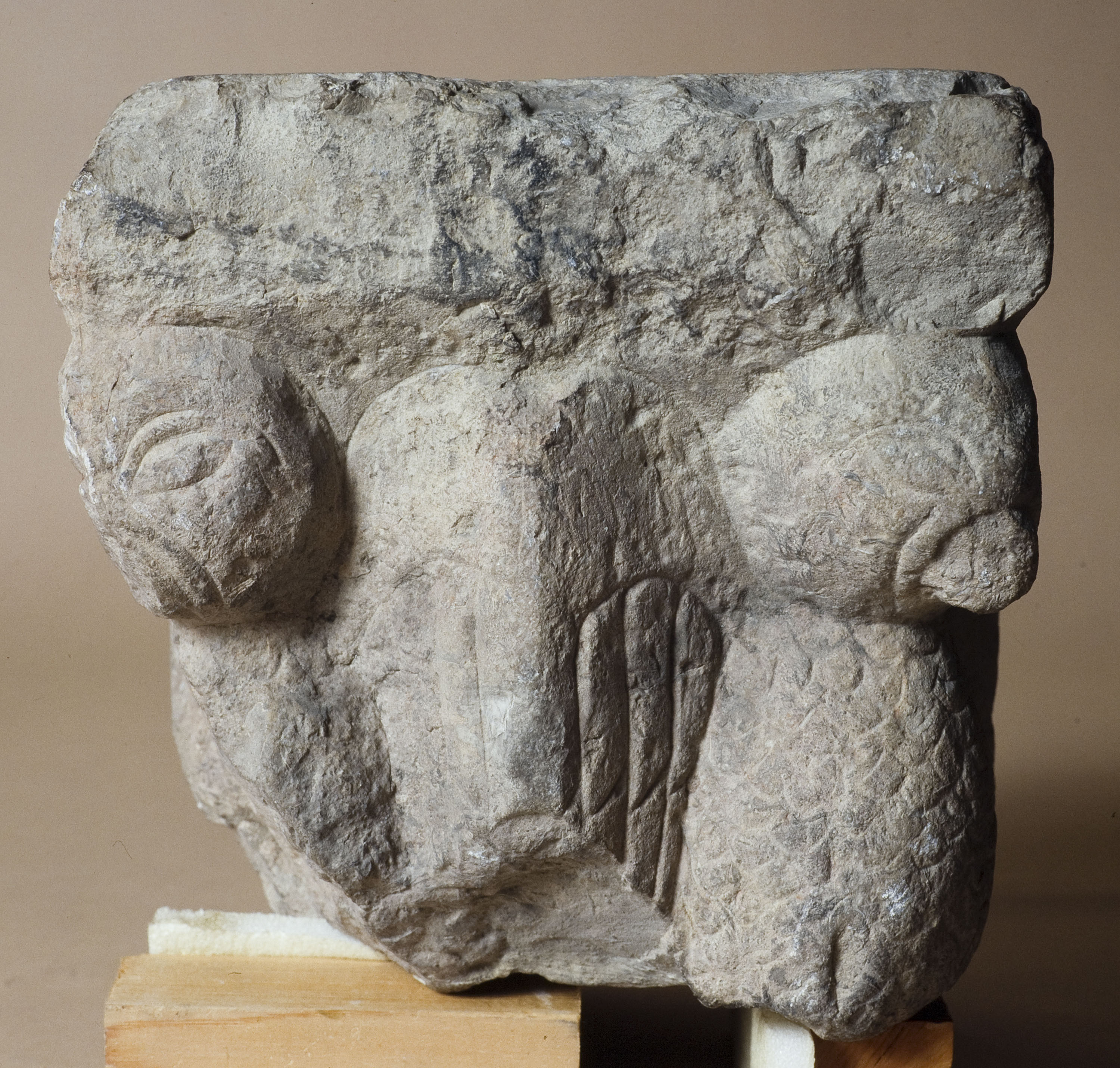 image for: Anònim - Capitell de Sant Pere de Besalú - Cap a 1200