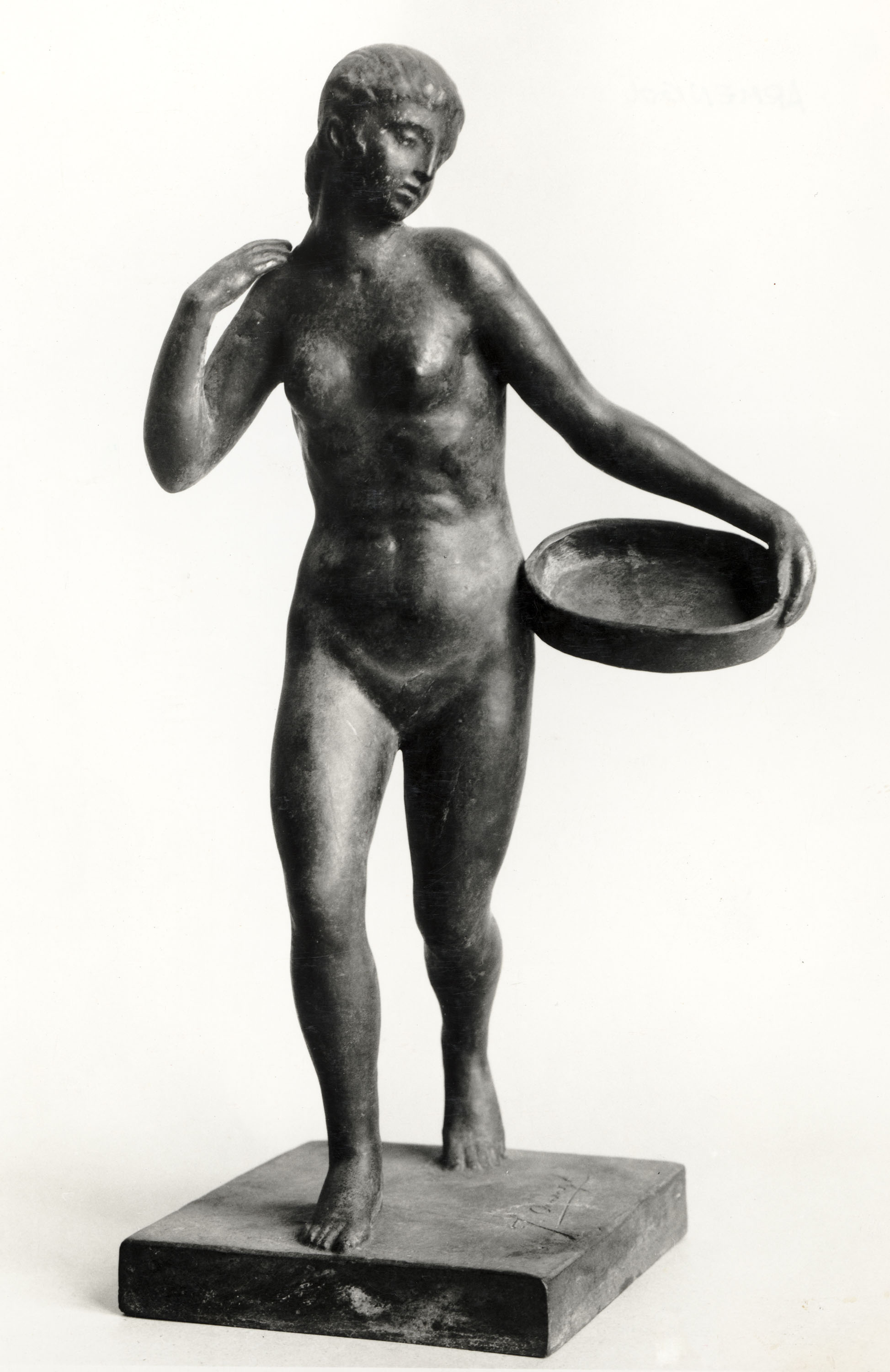 image for: Josep Armengol - Noia amb un gibrell - Cap a 1915-1918