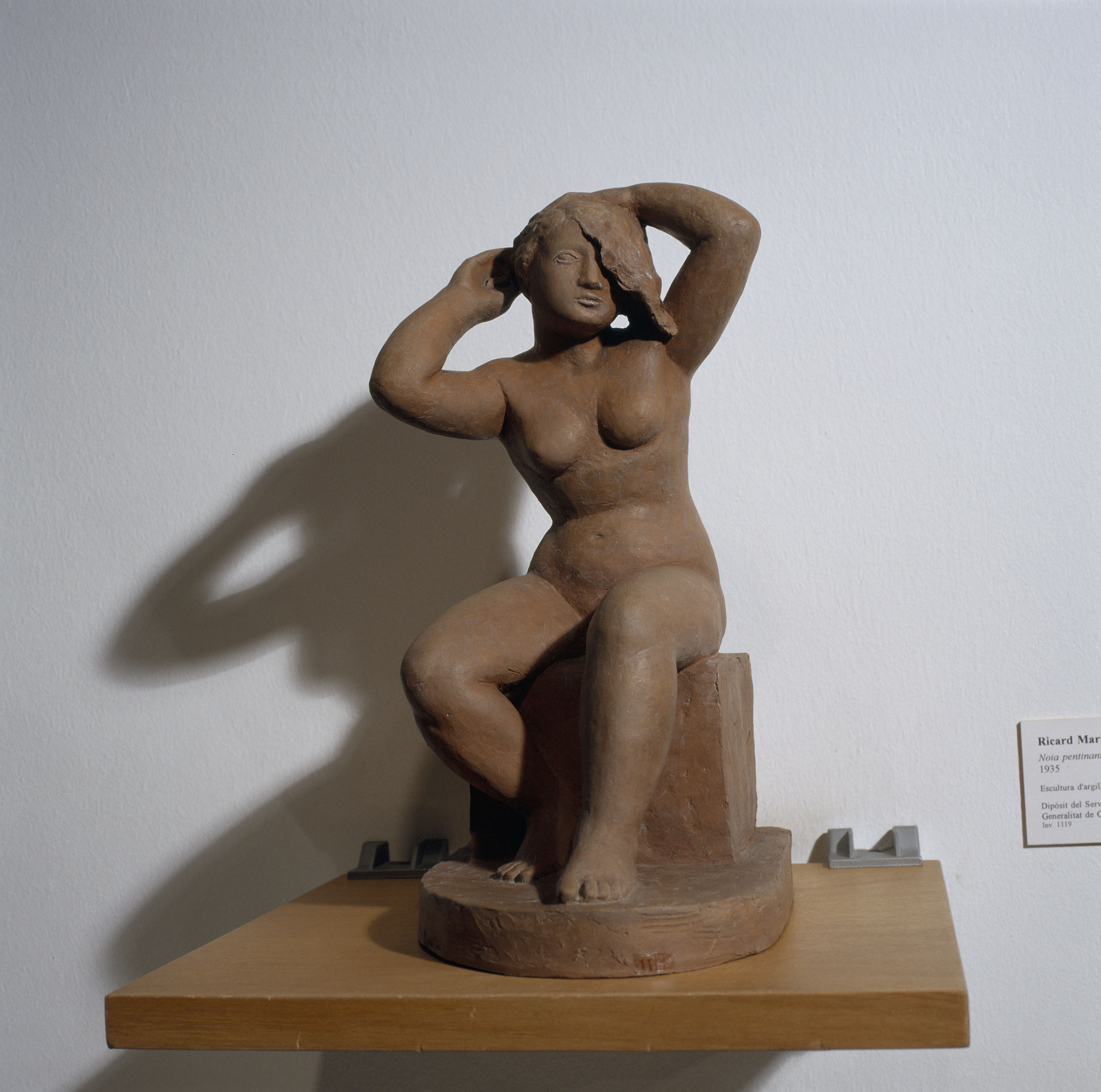 image for: Ricard Marlet - Noia pentinant-se - 1935