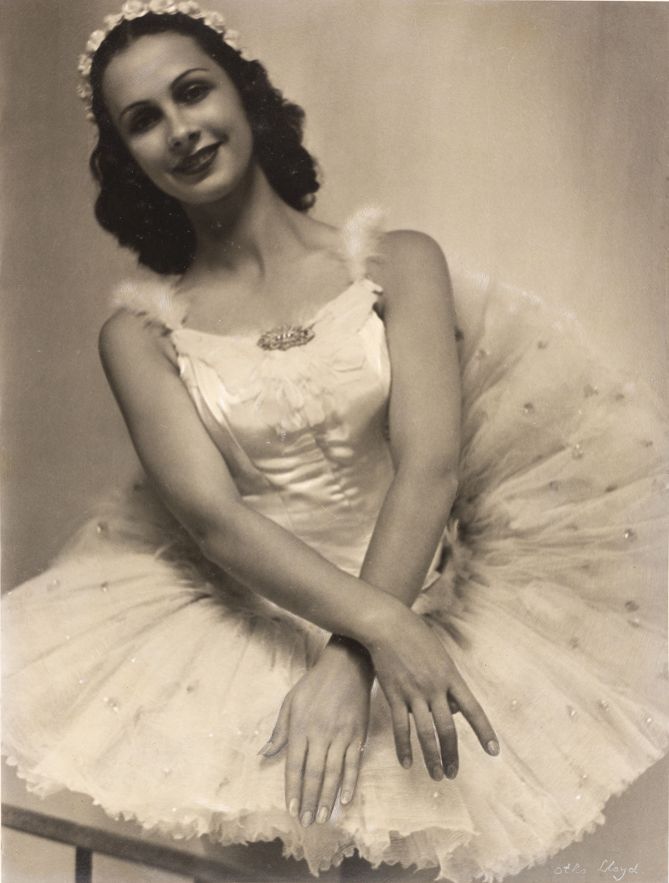 image for: Otho Lloyd - Bailarina (Stop) - Cap a 1947