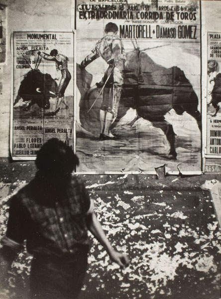 image for: Oriol Maspons - Fotografia per al llibre «Toreo de salón. Farsa con acompañamiento de clamor y murga», de Camilo José Cela - Cap a 1958-1962