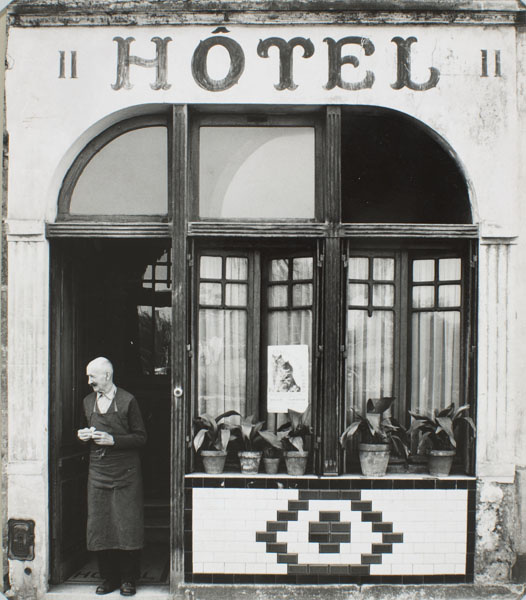 image for: Oriol Maspons - Hôtel (París) - Cap a 1955-1956