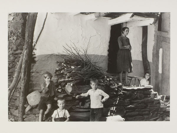 image for: Oriol Maspons - Fotografia per al llibre «Caminando por Las Hurdes», d&#039;Antonio Ferres i Armando López Salinas - 1960