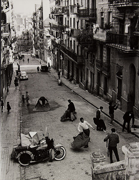 image for: Oriol Maspons - Fotografia per al llibre «Toreo de salón. Farsa con acompañamiento de clamor y murga», de Camilo José Cela - 1962