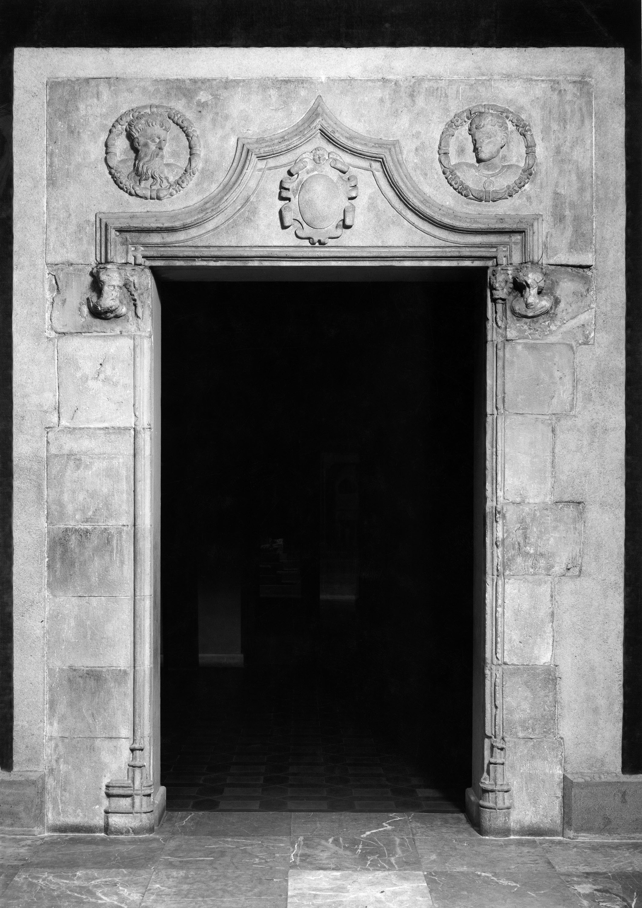 image for: Anònim. Catalunya - Finestral de l&#039;antiga casa Serrallonga - Entre 1550-1575
