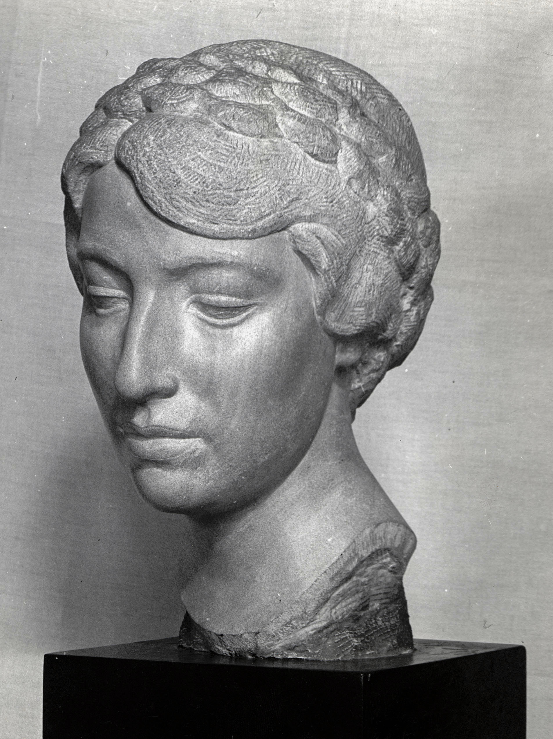 image for: Llucià Oslé - Cap de dona - Cap a 1930-1950
