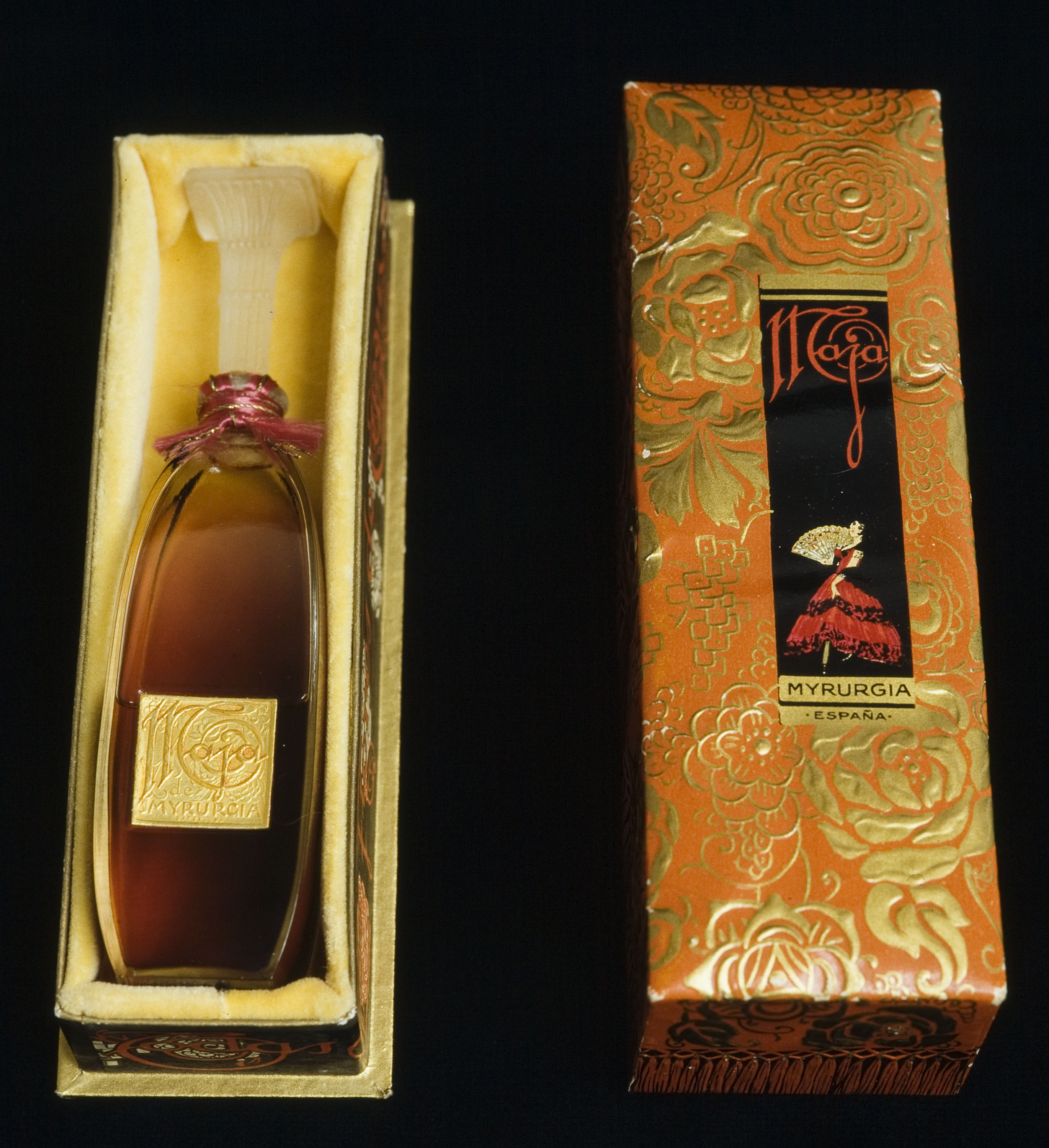 image for: Esteve Monegal - Flascó i estoig de Maja - Cap a 1922