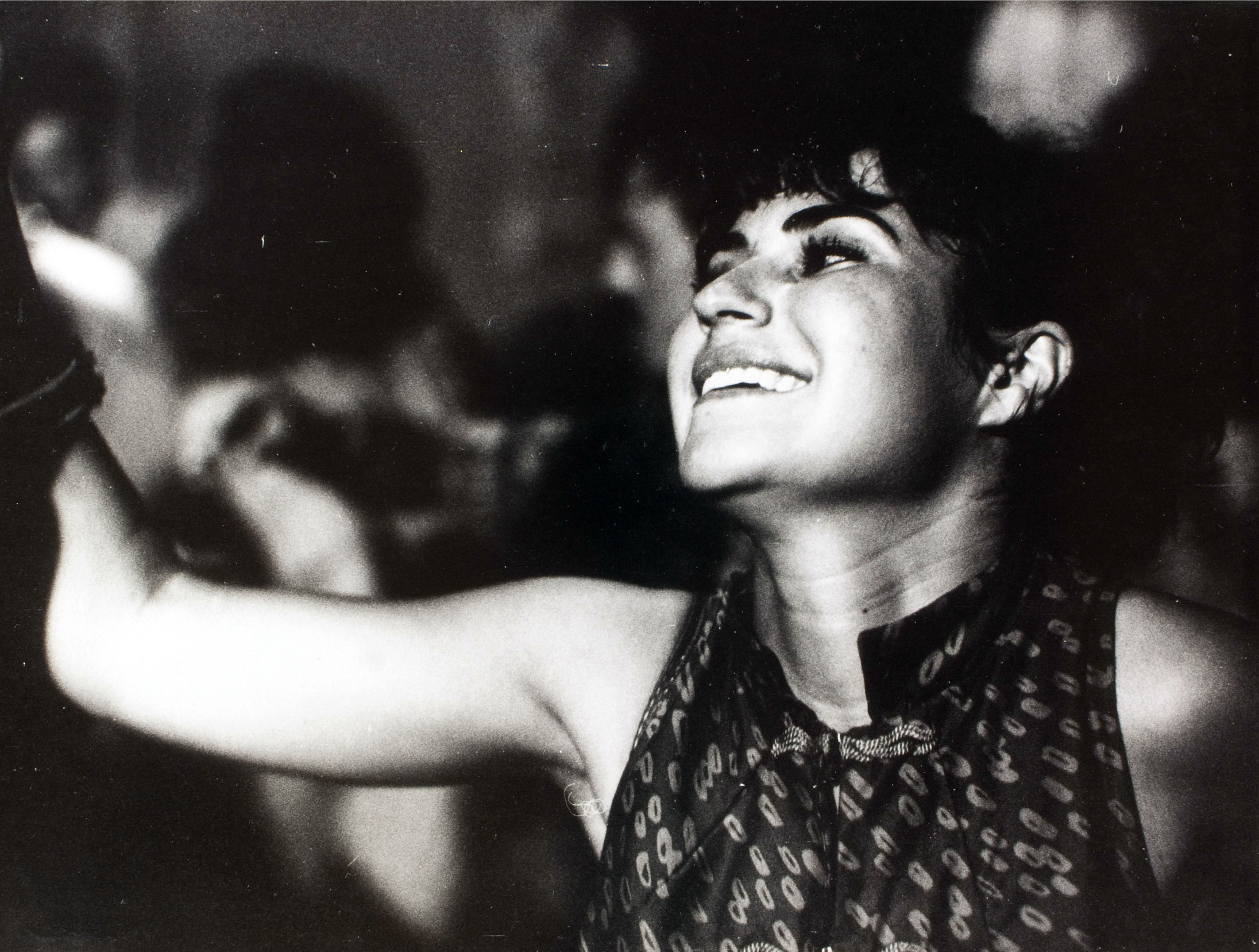 image for: Oriol Maspons - Sense títol (Discoteca Tiffany&#039;s, foto fixa per a la pel·lícula «Lejos de los árboles», Platja d&#039;Aro) - Cap a 1970