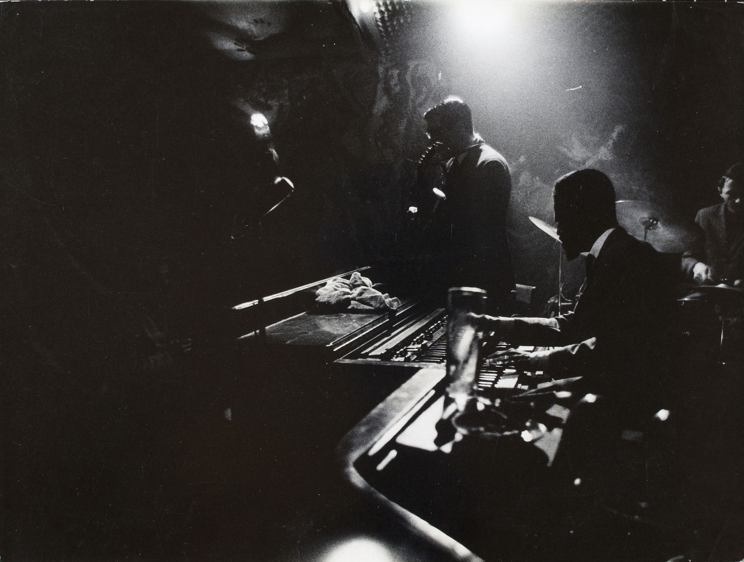 image for: Oriol Maspons - Sense títol (Lou Bennet al Jamboree, Barcelona. Fotografia per al llibre «Això també és Barcelona», de Josep Mª Espinàs) - 1964