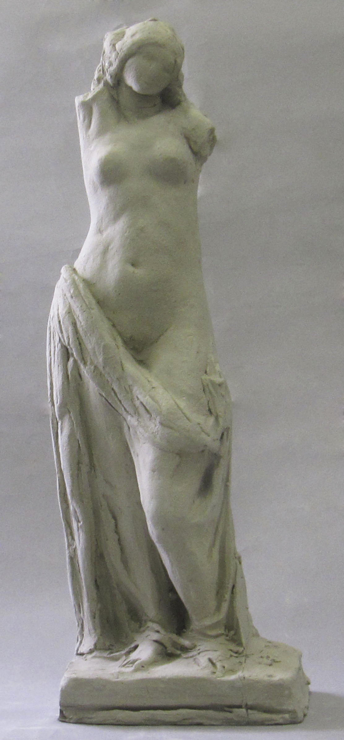 image for: Jaume Otero - Dona amb túnica - Cap a 1920 - 1945