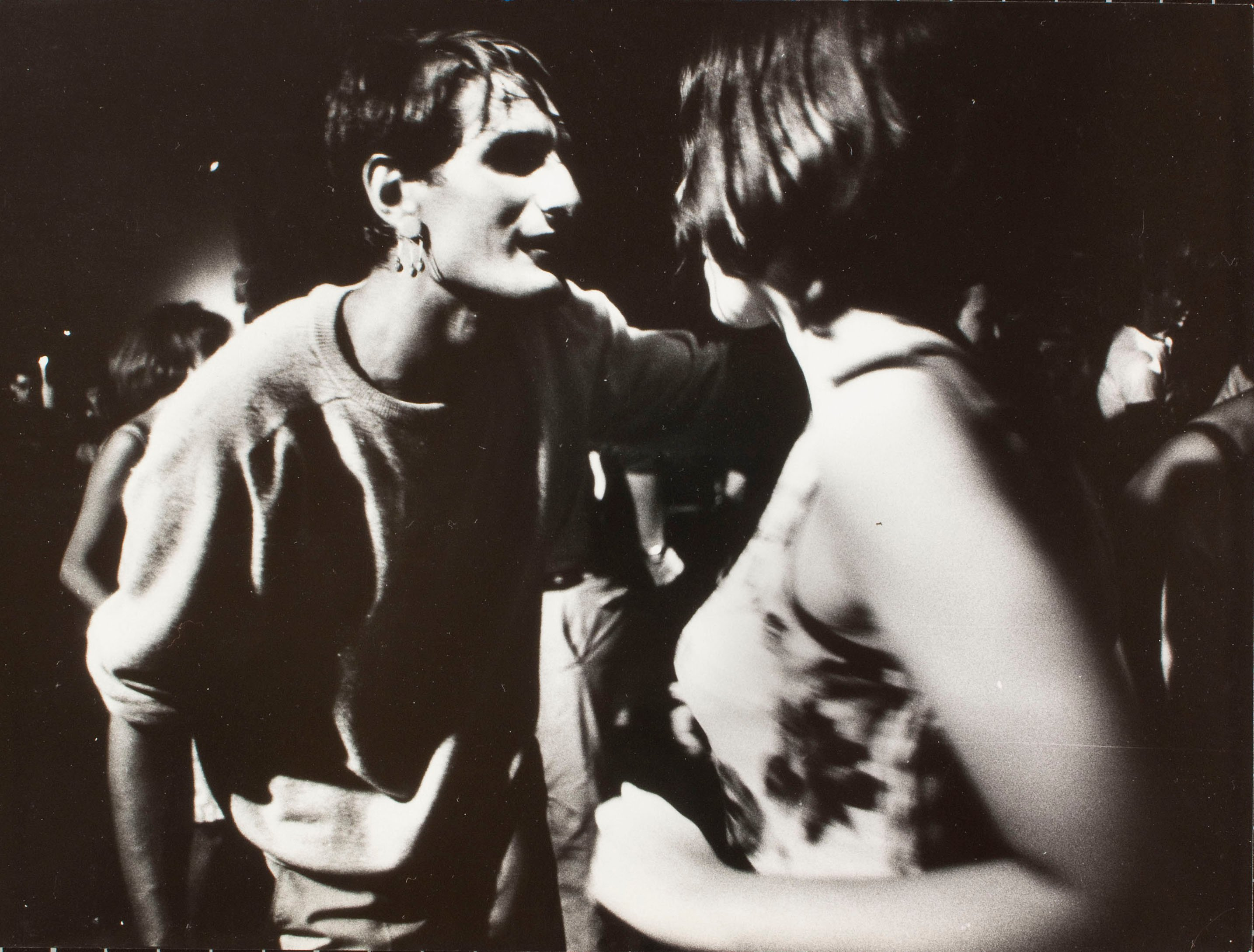 image for: Oriol Maspons - Sense títol (Discoteca Tiffany&#039;s, foto fixa per a la pel·lícula «Lejos de los árboles», Platja d&#039;Aro) - Cap a 1970