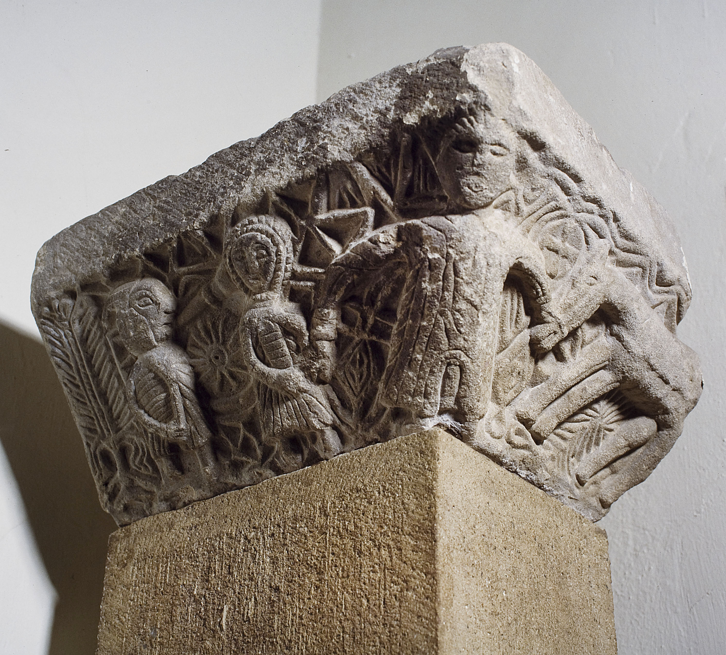 image for: Anònim - Imposta amb temàtica historiada - Segle XII - primera meitat del segle XIII