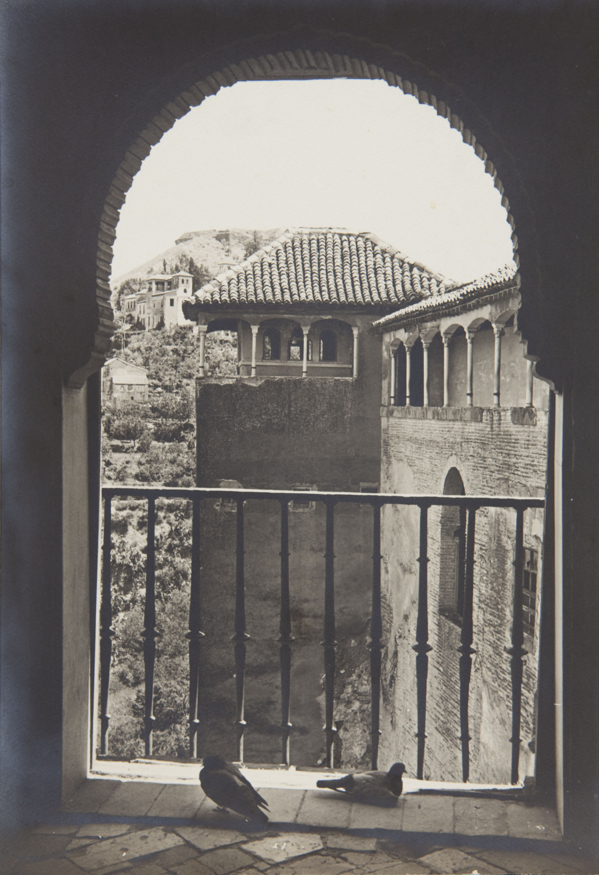 image for: Claudi Carbonell - Sense títol [Alhambra. Peinador de la Reina] - No datat